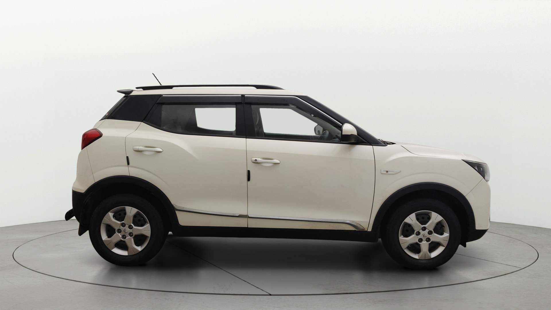 Used 2023 Mahindra XUV300 Used 2023 Mahindra XUV300