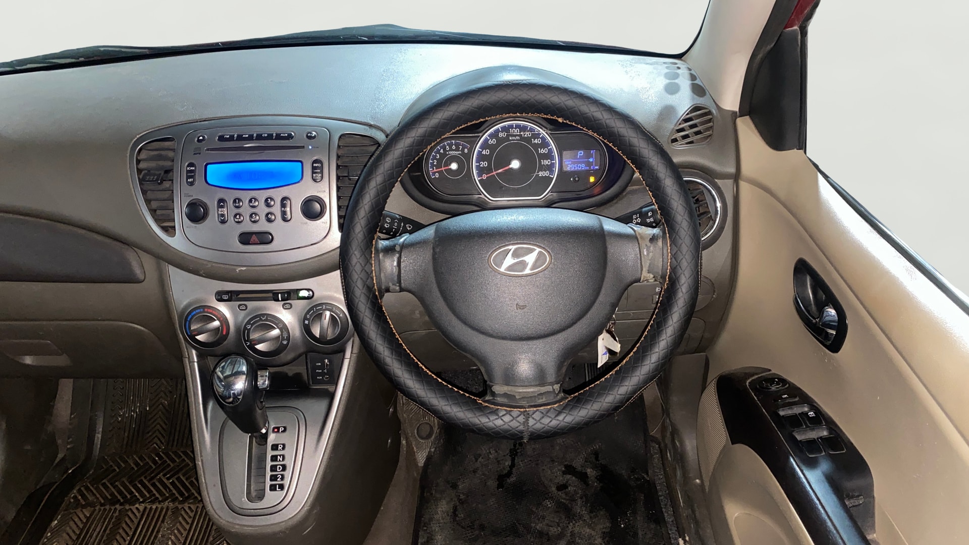 View 2013 Hyundai i10 1.2 Sportz AT Image 20 Used 2013 Hyundai i10 1.2 Sportz AT Image 20