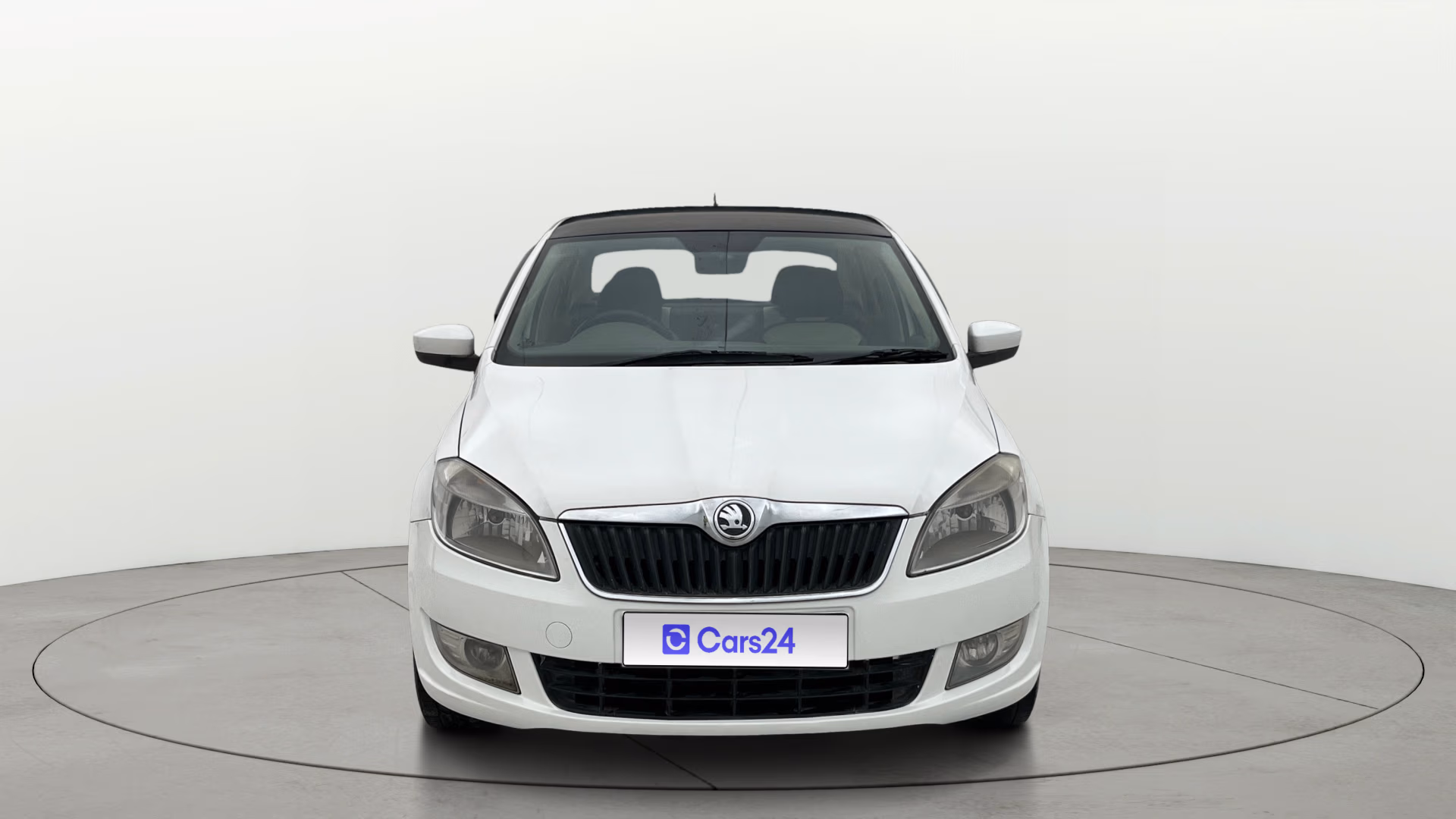 View 2015 Skoda Rapid 1.6 MPI Ambition Petrol BS IV Image 1 Used 2015 Skoda Rapid 1.6 MPI Ambition Petrol BS IV Image 1