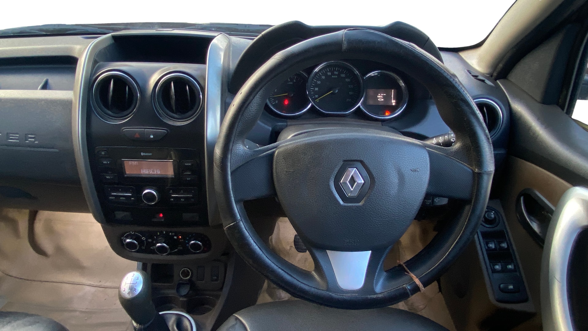 View 2017 Renault Duster Petrol RXL Image 20 Used 2017 Renault Duster Petrol RXL Image 20