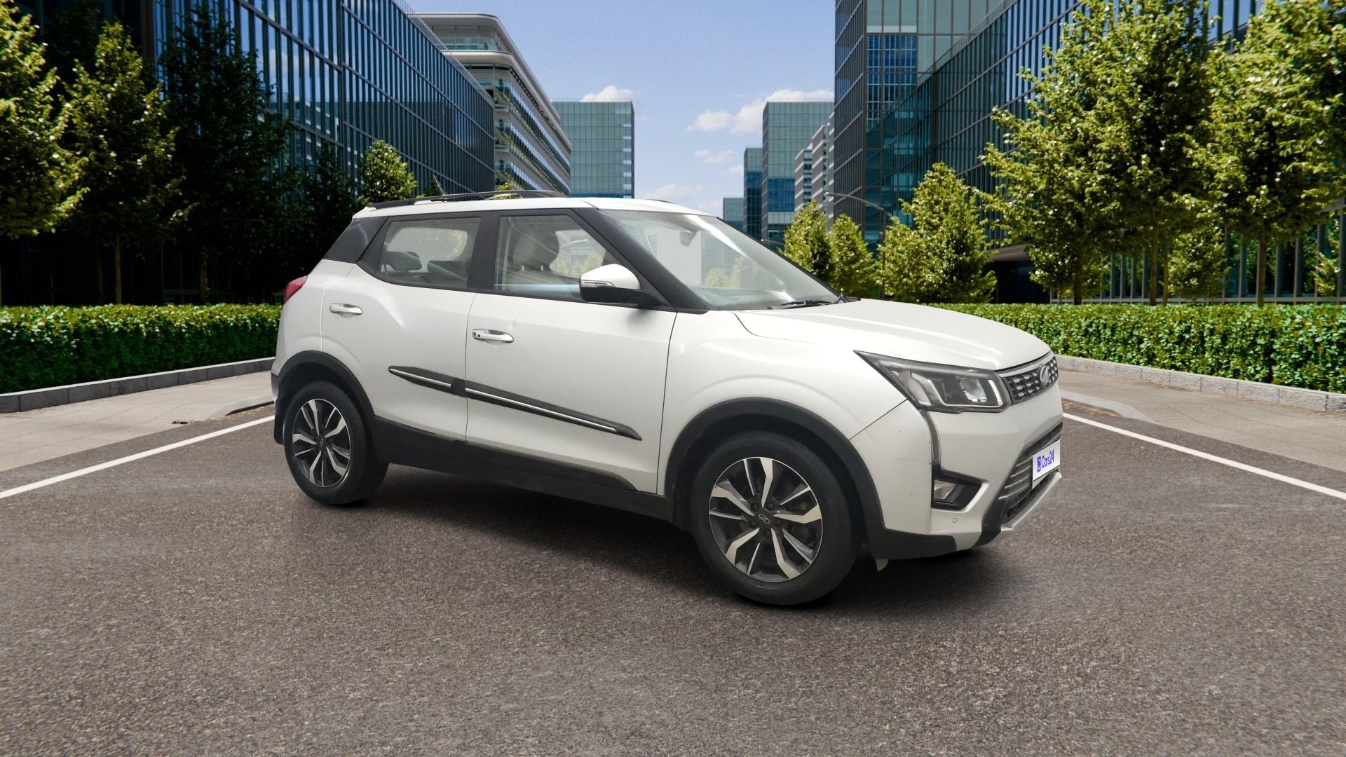 View 2020 Mahindra XUV300 W4 Petrol BS IV Image 23 Used 2020 Mahindra XUV300 W4 Petrol BS IV Image 23
