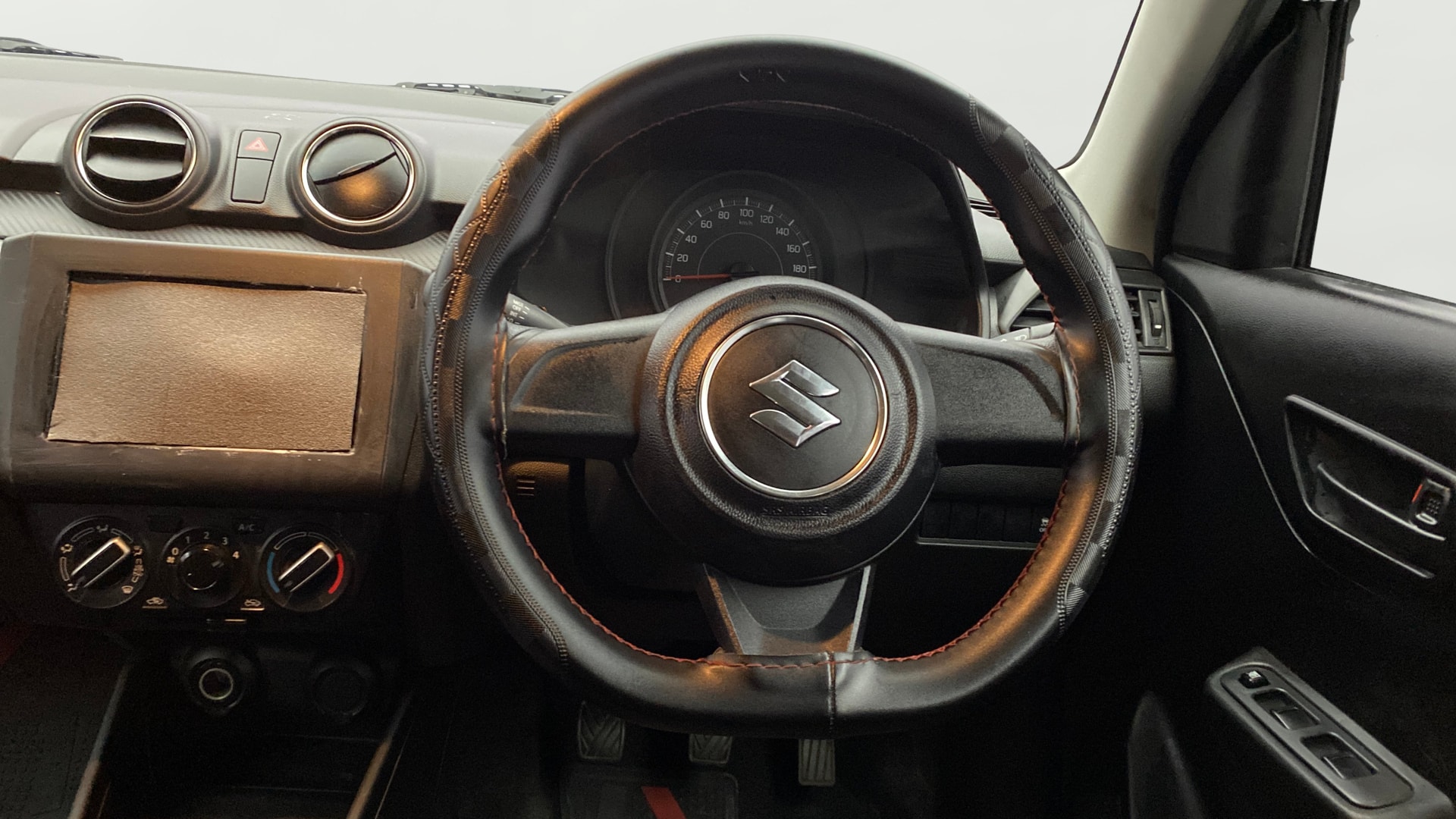 View 2023 Maruti Suzuki 1000 Base Variant Image 20 Used 2023 Maruti Suzuki 1000 Base Variant Image 20