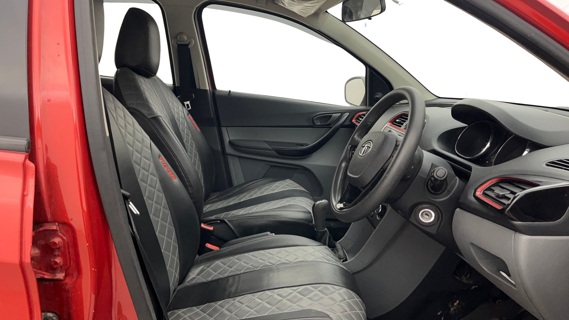 View 2018 Tata Tigor Buzz Edition Petrol Image 25 Used 2018 Tata Tigor Buzz Edition Petrol Image 25