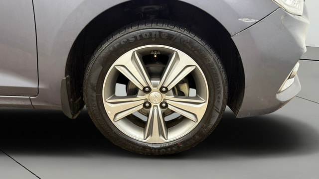 View Hyundai Verna Image 44 Used Hyundai Verna Image 44