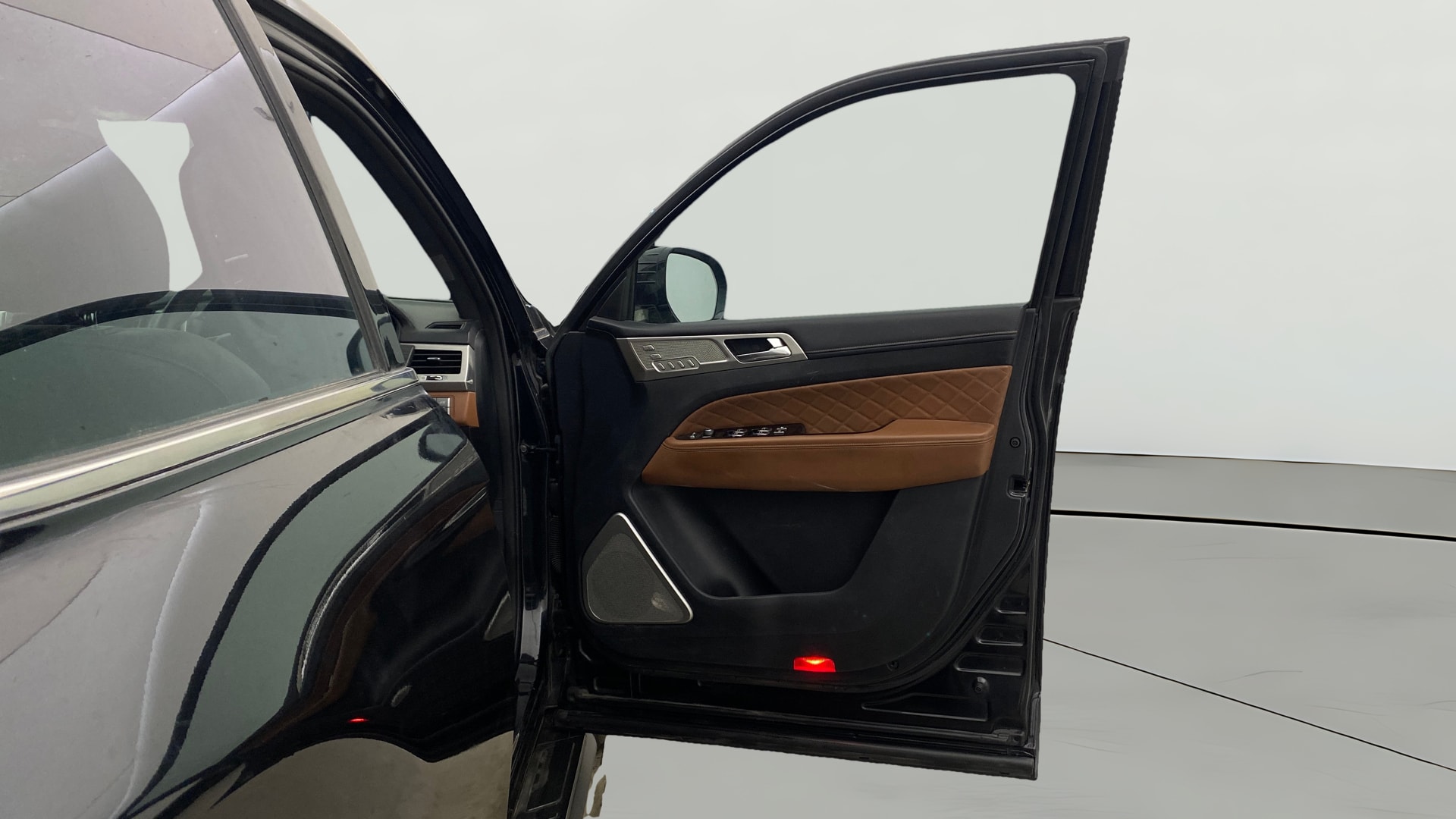 Used 2019 Mahindra Alturas G4 Used 2019 Mahindra Alturas G4