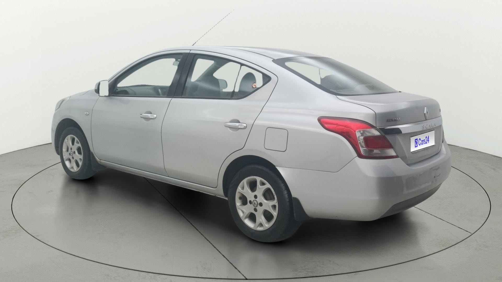 View 2014 Renault Scala RxL Diesel Image 2 Used 2014 Renault Scala RxL Diesel Image 2