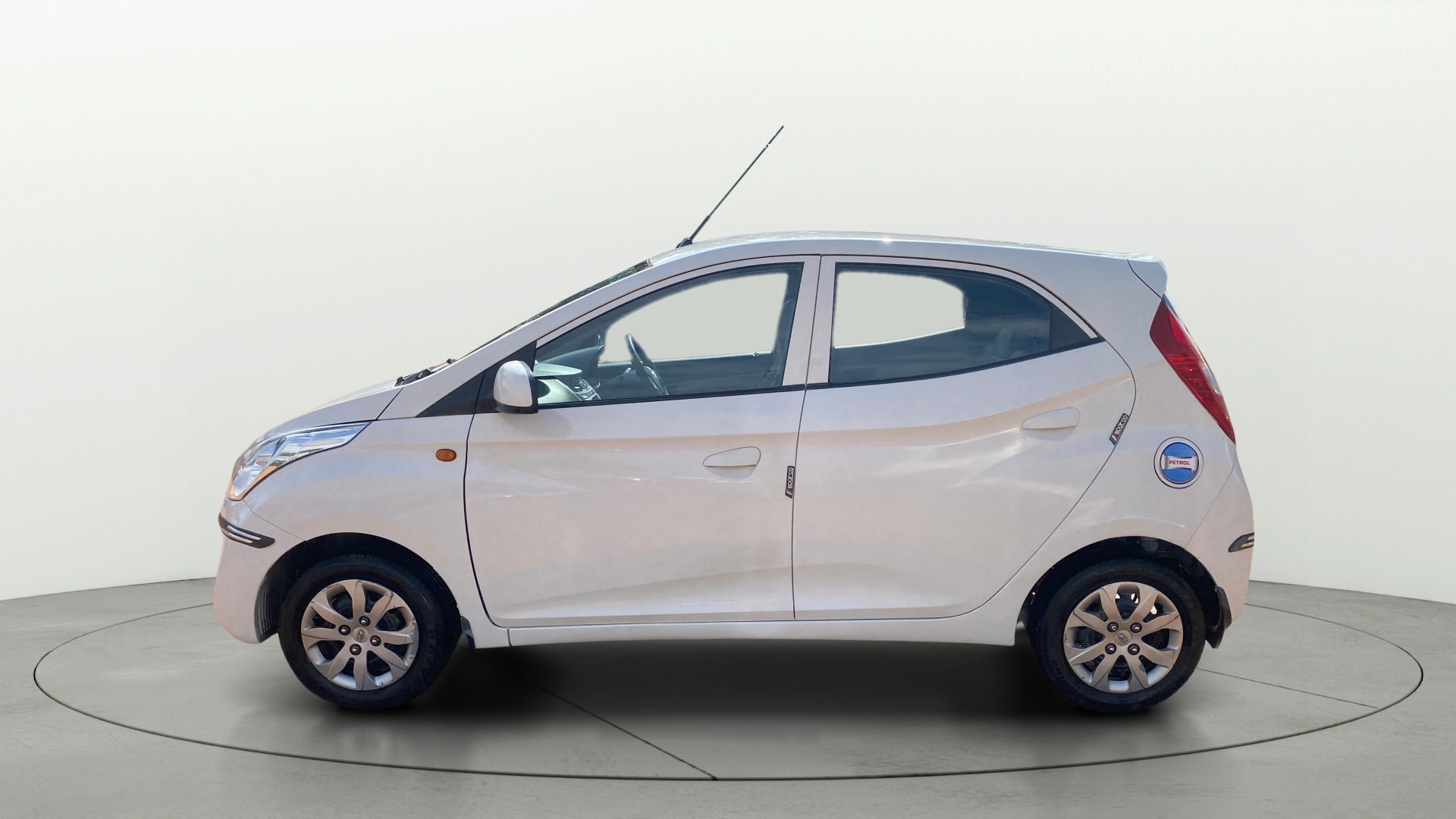 View 2017 Hyundai EON Magna Plus Image 5 Used 2017 Hyundai EON Magna Plus Image 5