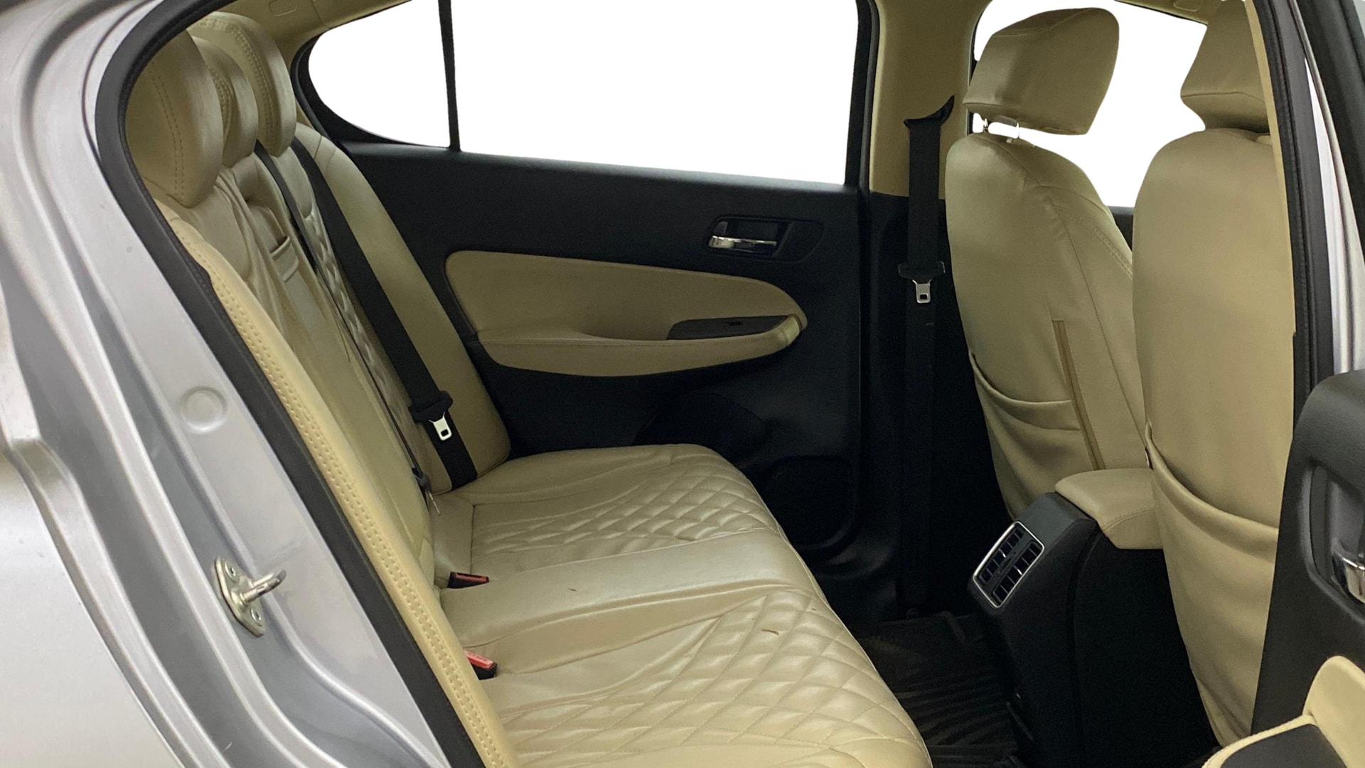 View 2021 Honda City ZX MT Diesel Anniversary Edition Image 31 Used 2021 Honda City ZX MT Diesel Anniversary Edition Image 31