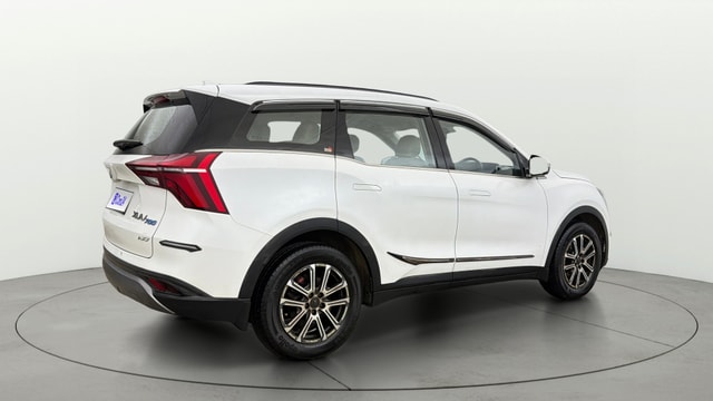 View Mahindra XUV700 Image 48 Used Mahindra XUV700 Image 48