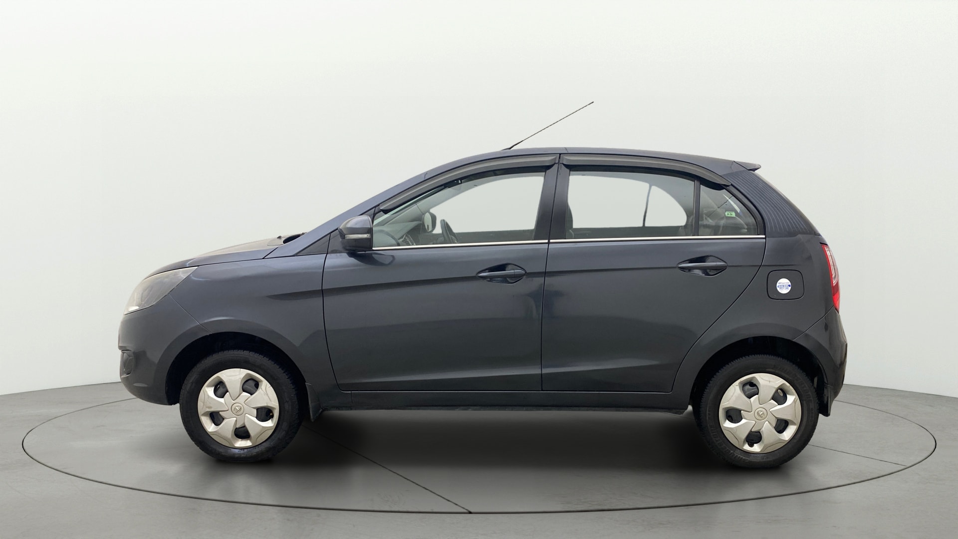 View 2016 Tata Bolt XE Quadrajet 75PS Diesel Image 5 Used 2016 Tata Bolt XE Quadrajet 75PS Diesel Image 5