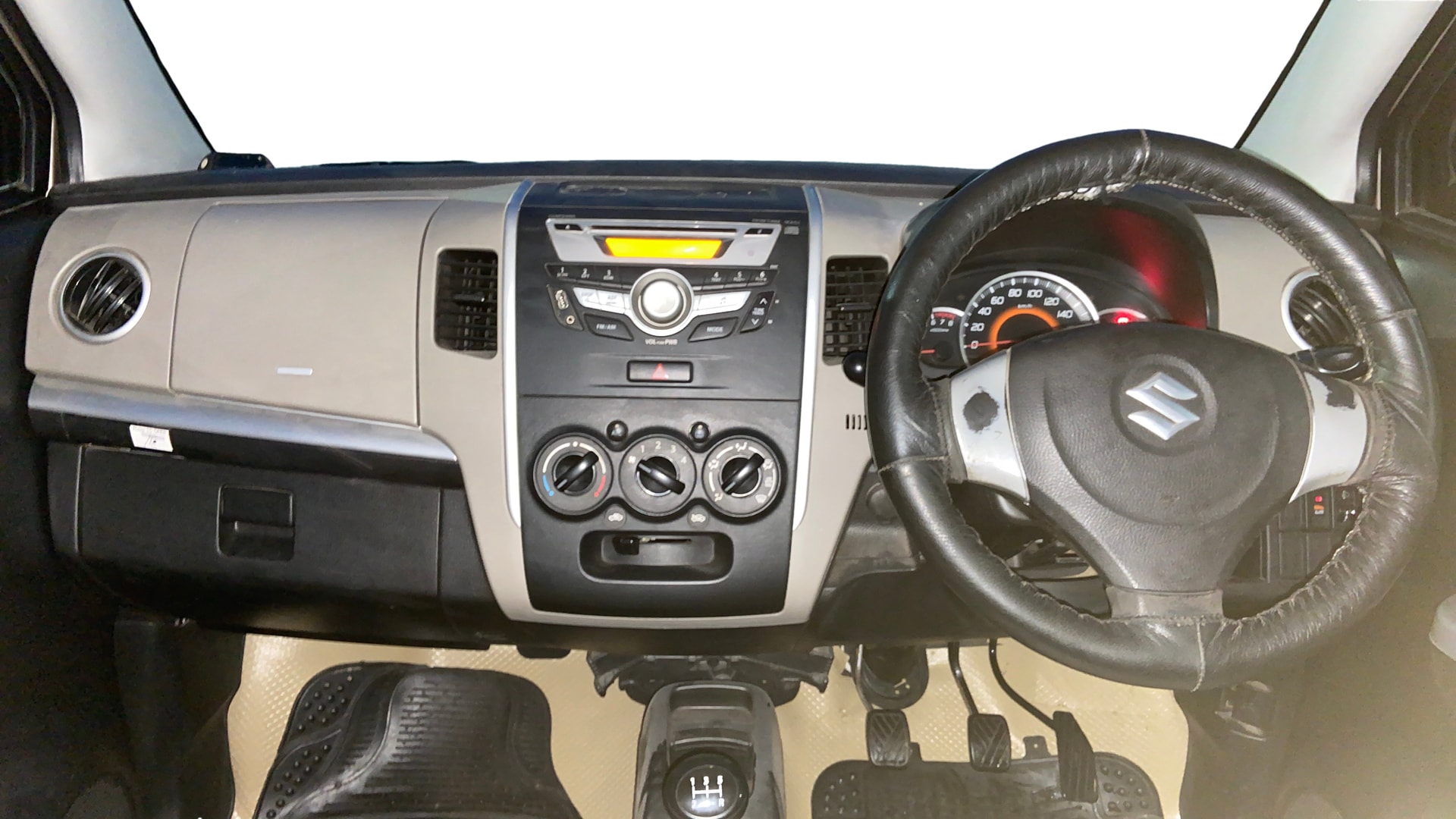 View 2015 Maruti Suzuki 1000 Base Variant Image 15 Used 2015 Maruti Suzuki 1000 Base Variant Image 15