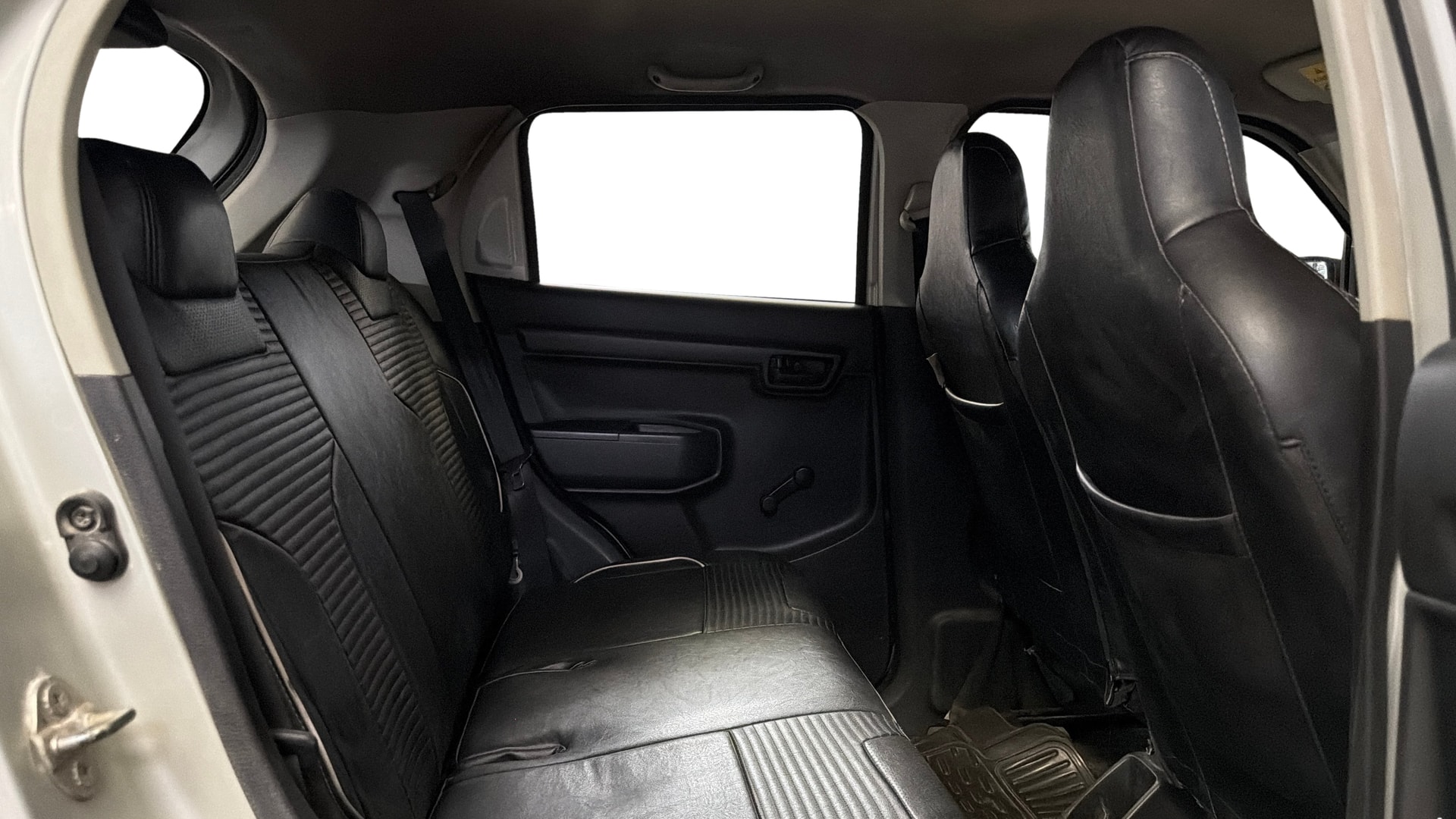 View 2019 Maruti Suzuki 1000 Base Variant Image 28 Used 2019 Maruti Suzuki 1000 Base Variant Image 28