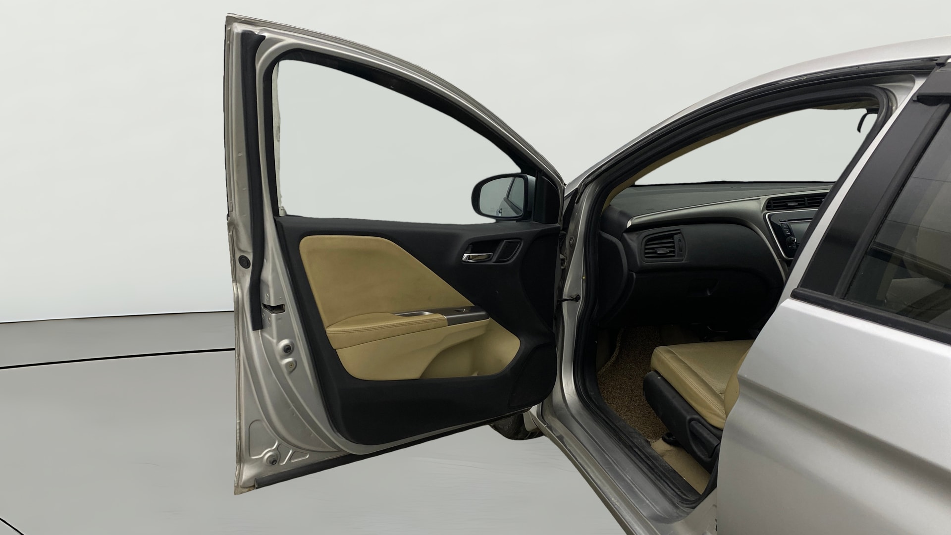 View 2015 Honda City ZX MT Diesel Anniversary Edition Image 33 Used 2015 Honda City ZX MT Diesel Anniversary Edition Image 33