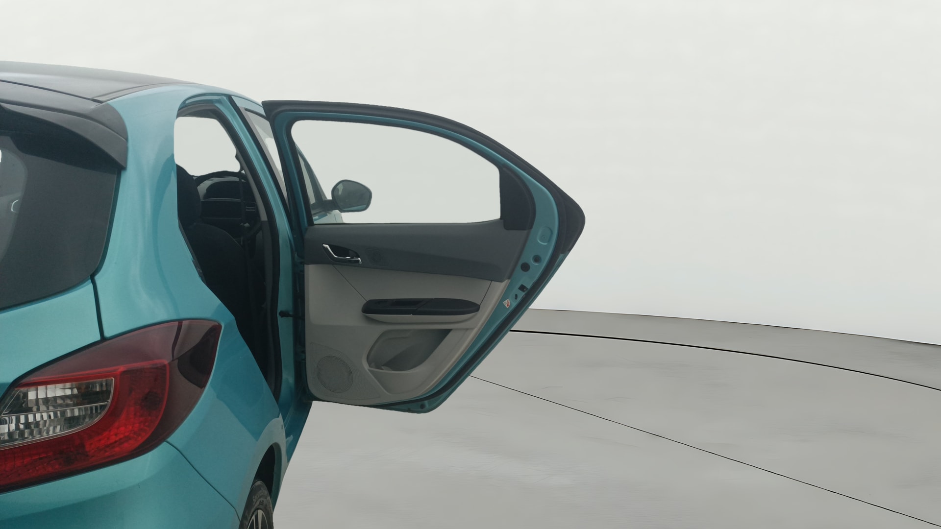 View 2025 Tata Tiago Revotorq XB Image 8 Used 2025 Tata Tiago Revotorq XB Image 8