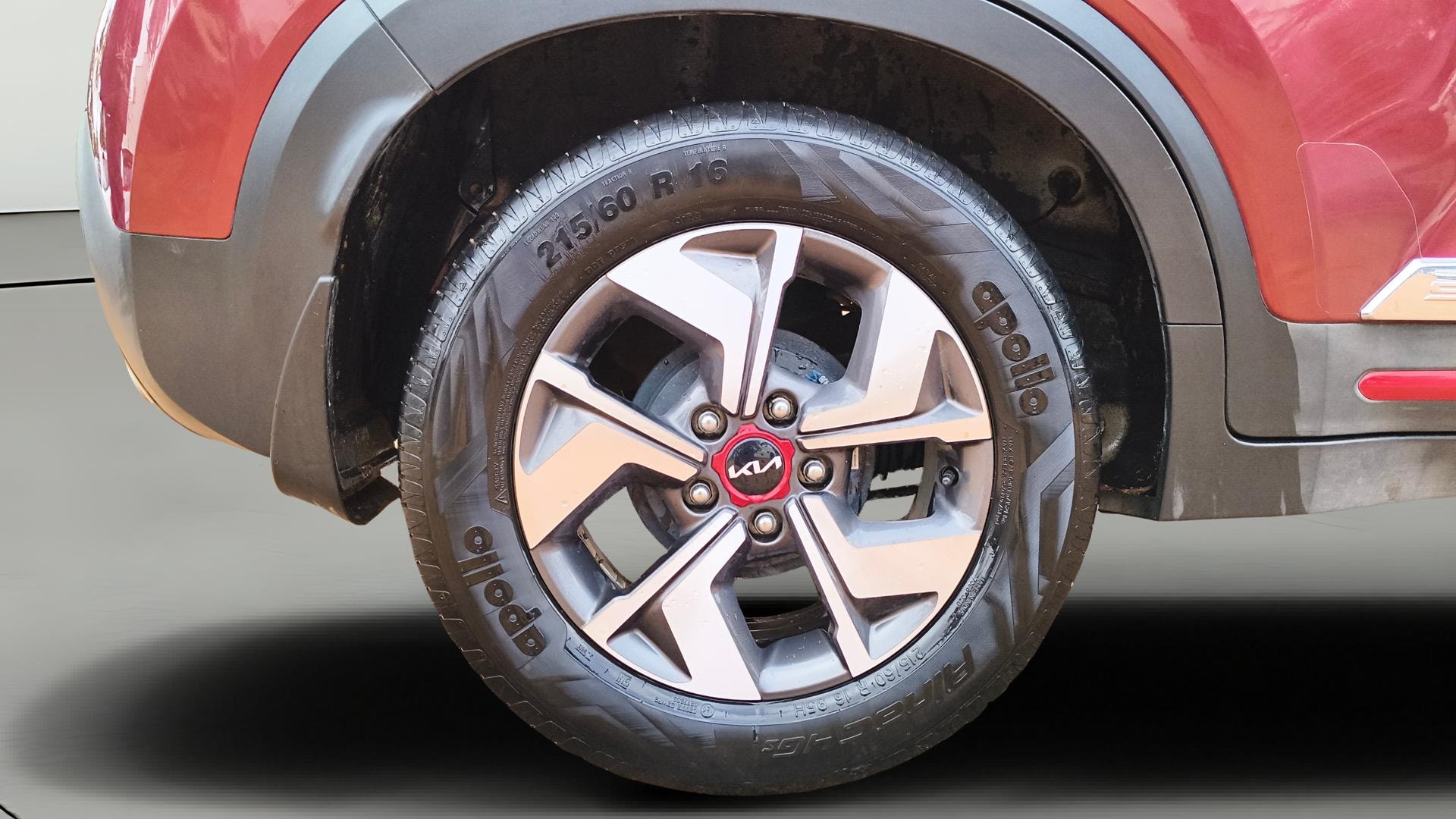 View 2024 Kia Sonet GTX Plus AT Diesel Image 34 Used 2024 Kia Sonet GTX Plus AT Diesel Image 34