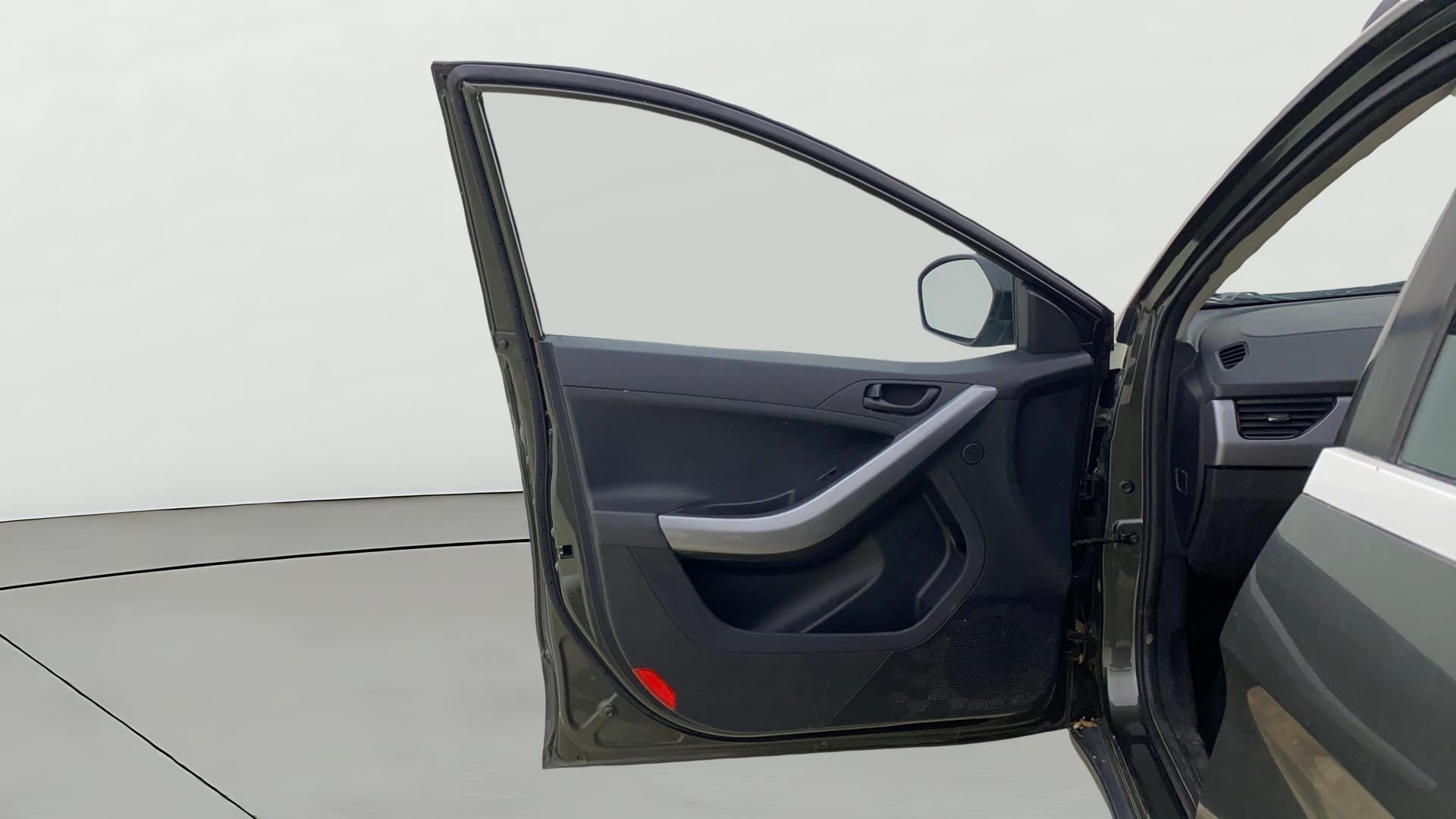 View 2020 Tata Nexon Revotron XE Image 31 Used 2020 Tata Nexon Revotron XE Image 31