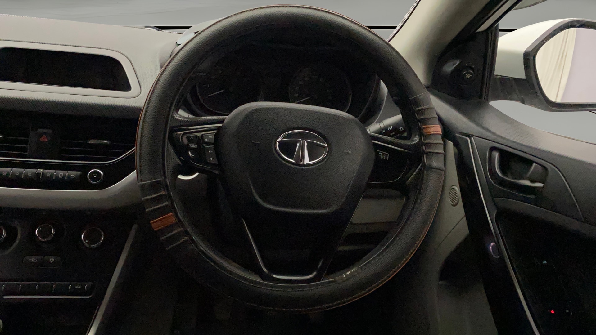 View 2018 Tata Nexon Revotron XM Image 20 Used 2018 Tata Nexon Revotron XM Image 20