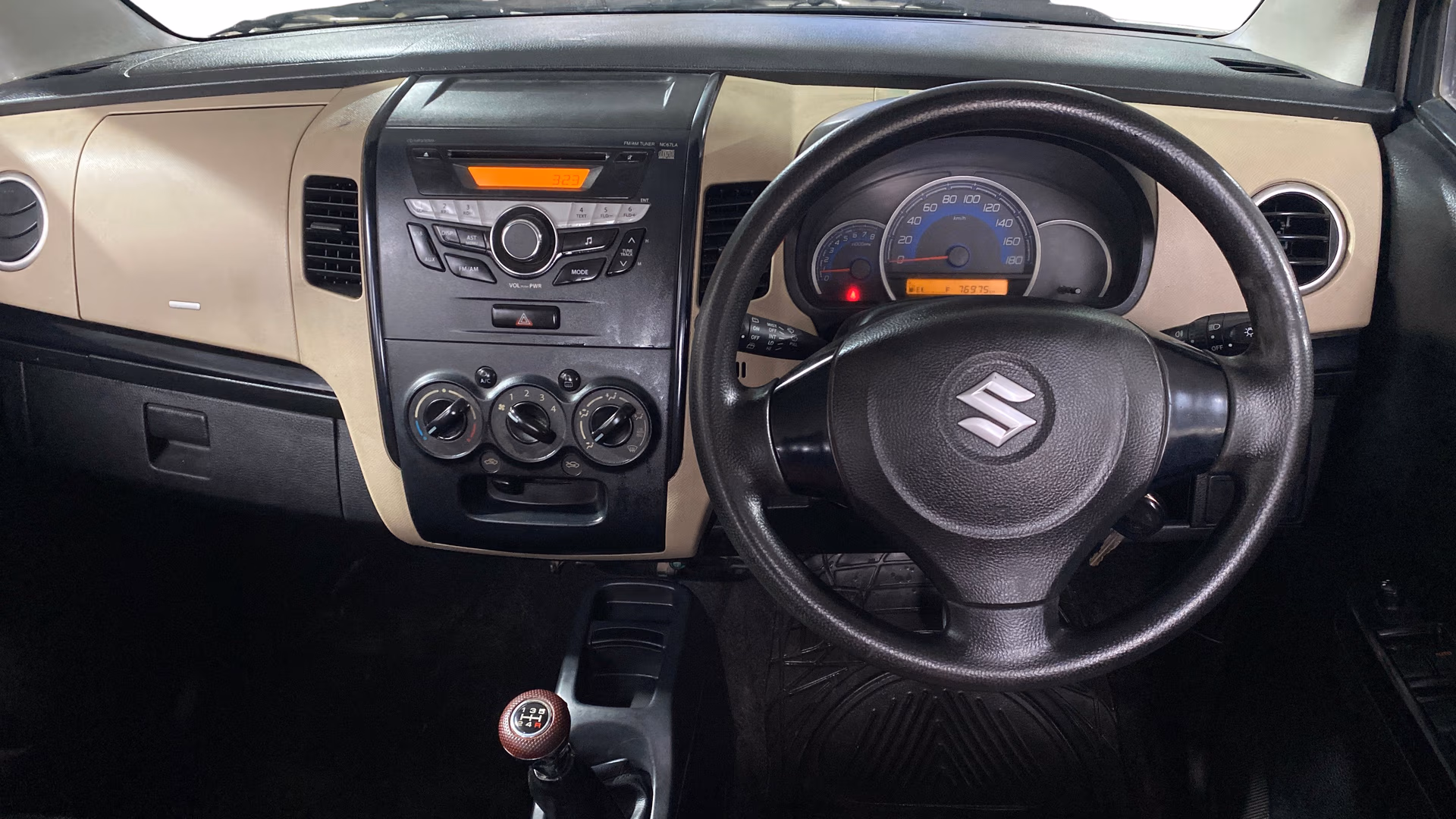 View 2017 Maruti Suzuki 1000 Base Variant Image 20 Used 2017 Maruti Suzuki 1000 Base Variant Image 20