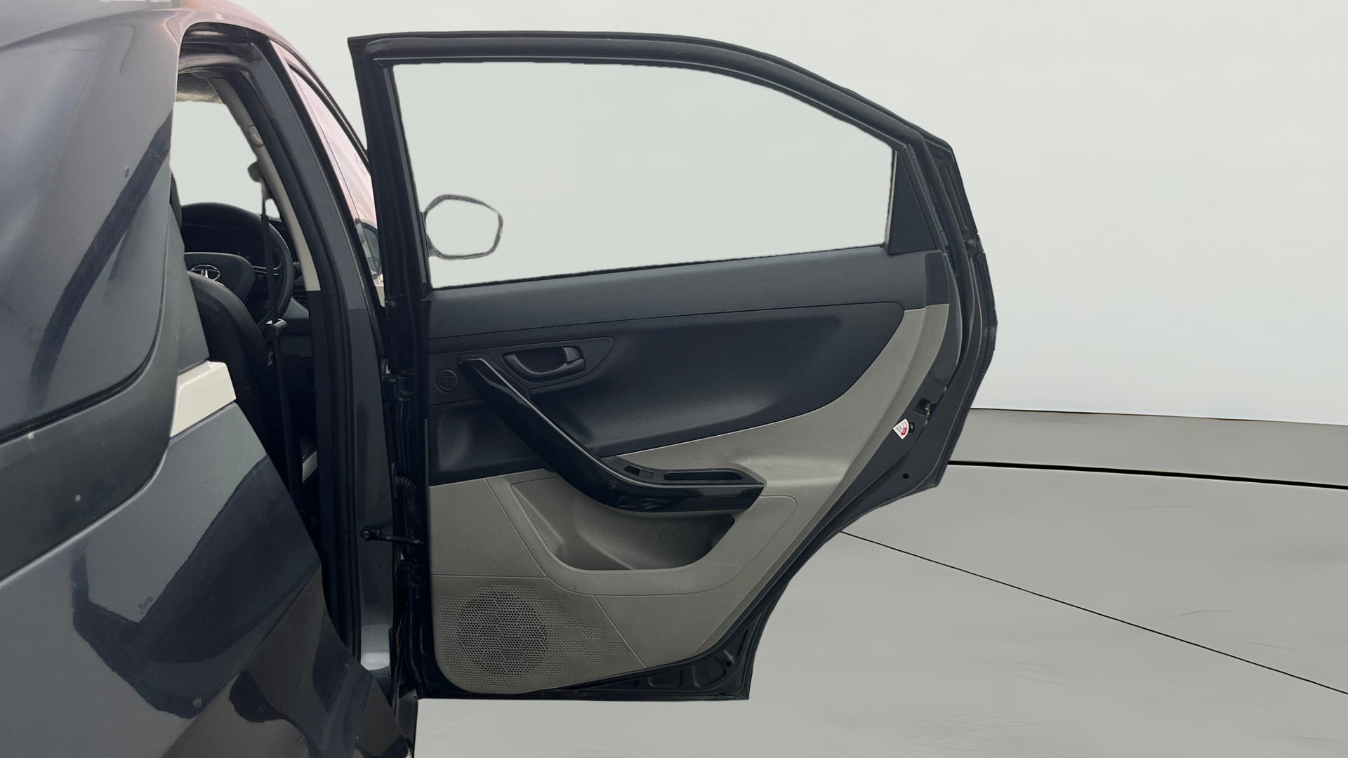 View 2019 Tata Nexon Revotron XMA AMT Image 6 Used 2019 Tata Nexon Revotron XMA AMT Image 6