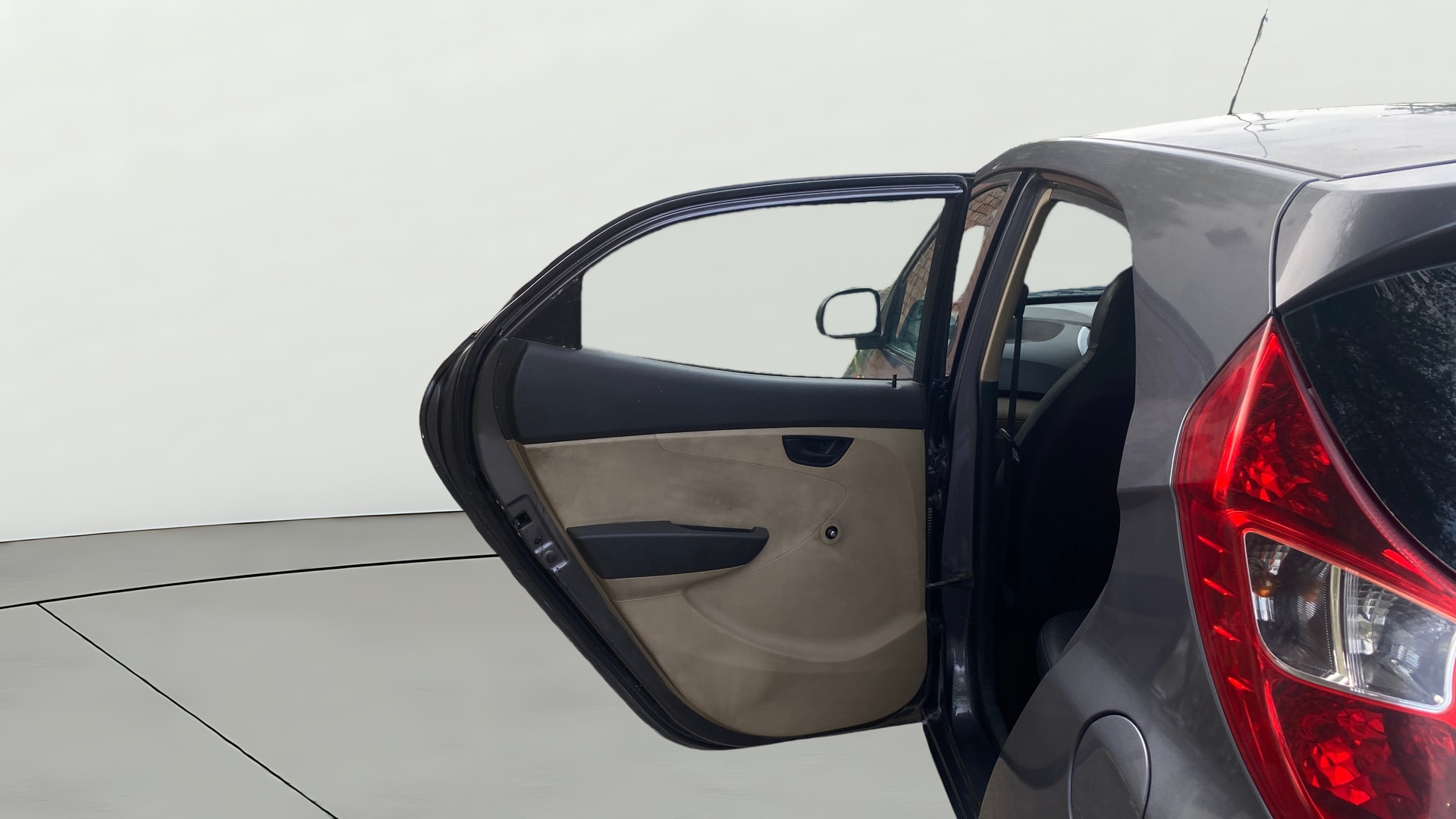 View 2017 Hyundai EON Magna Plus Image 23 Used 2017 Hyundai EON Magna Plus Image 23