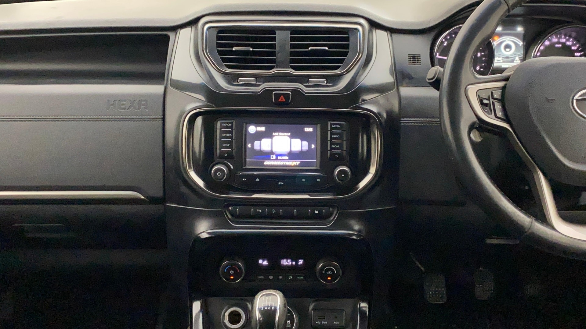 View 2018 Tata Hexa XT 4X2 Image 34 Used 2018 Tata Hexa XT 4X2 Image 34