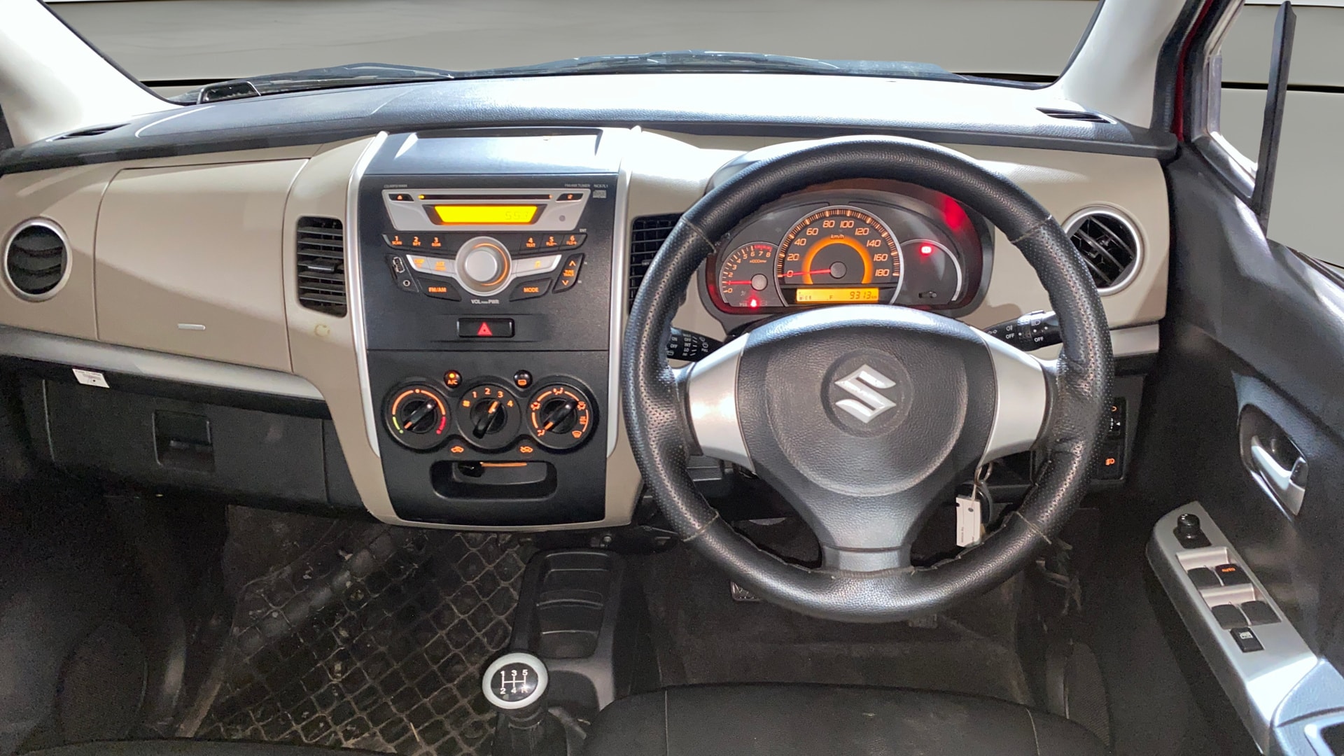 View 2016 Maruti Suzuki 1000 Base Variant Image 20 Used 2016 Maruti Suzuki 1000 Base Variant Image 20