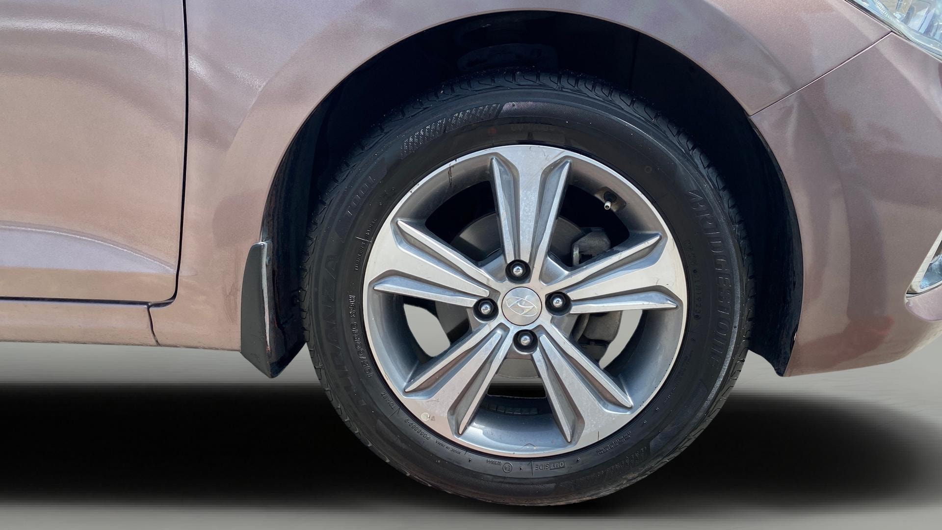 View 2018 Hyundai Verna 1.6 VTVT SX (O) AT Image 43 Used 2018 Hyundai Verna 1.6 VTVT SX (O) AT Image 43