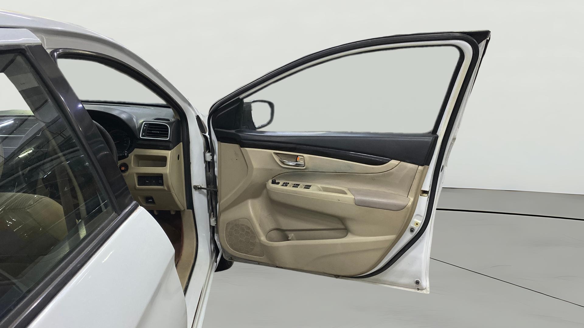 View 2015 Maruti Suzuki 1000 Base Variant Image 45 Used 2015 Maruti Suzuki 1000 Base Variant Image 45