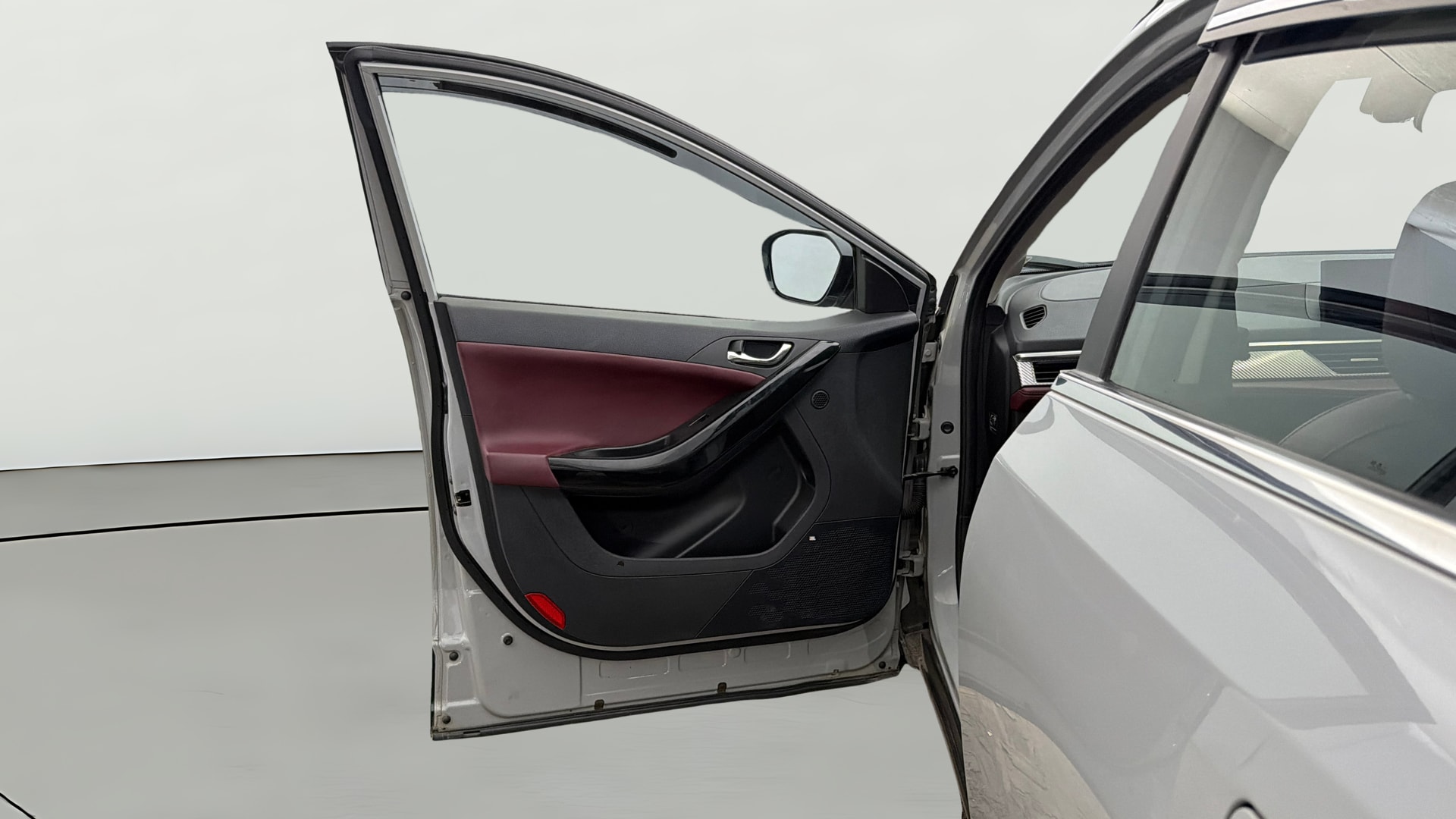 View 2025 Tata Curvv Smart 1.2 Revotron Petrol 6MT Image 38 Used 2025 Tata Curvv Smart 1.2 Revotron Petrol 6MT Image 38