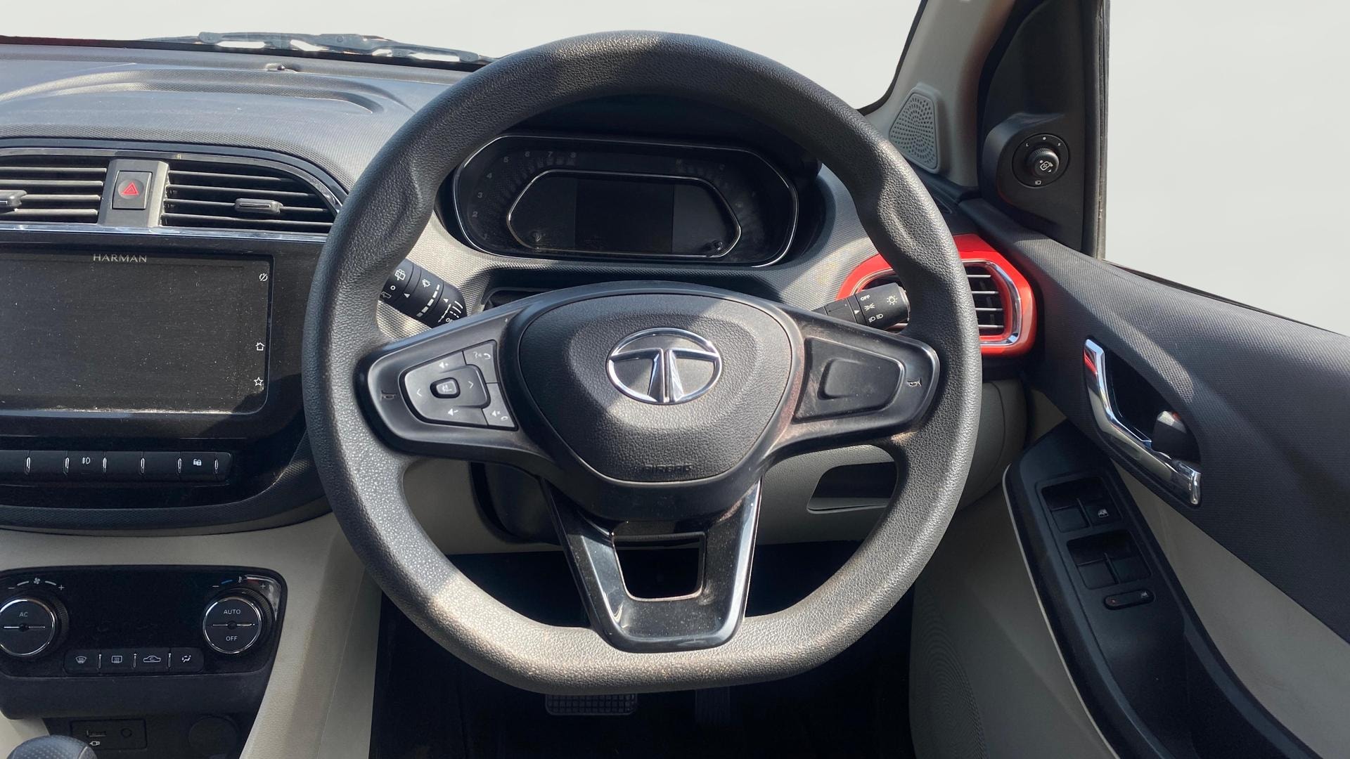 View 2022 Tata Tiago Revotorq XB Image 20 Used 2022 Tata Tiago Revotorq XB Image 20
