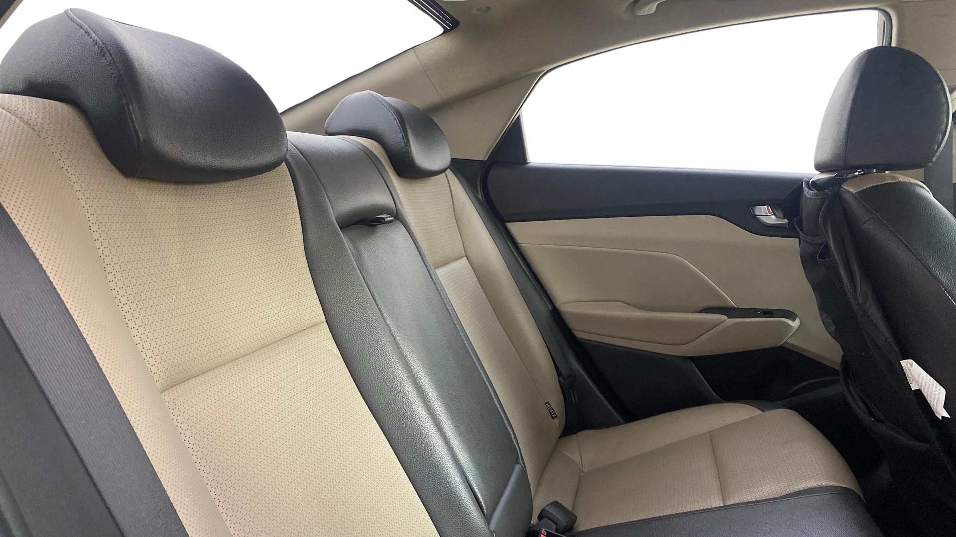 View 2017 Hyundai Verna 1.6 VTVT SX (O) Image 31 Used 2017 Hyundai Verna 1.6 VTVT SX (O) Image 31