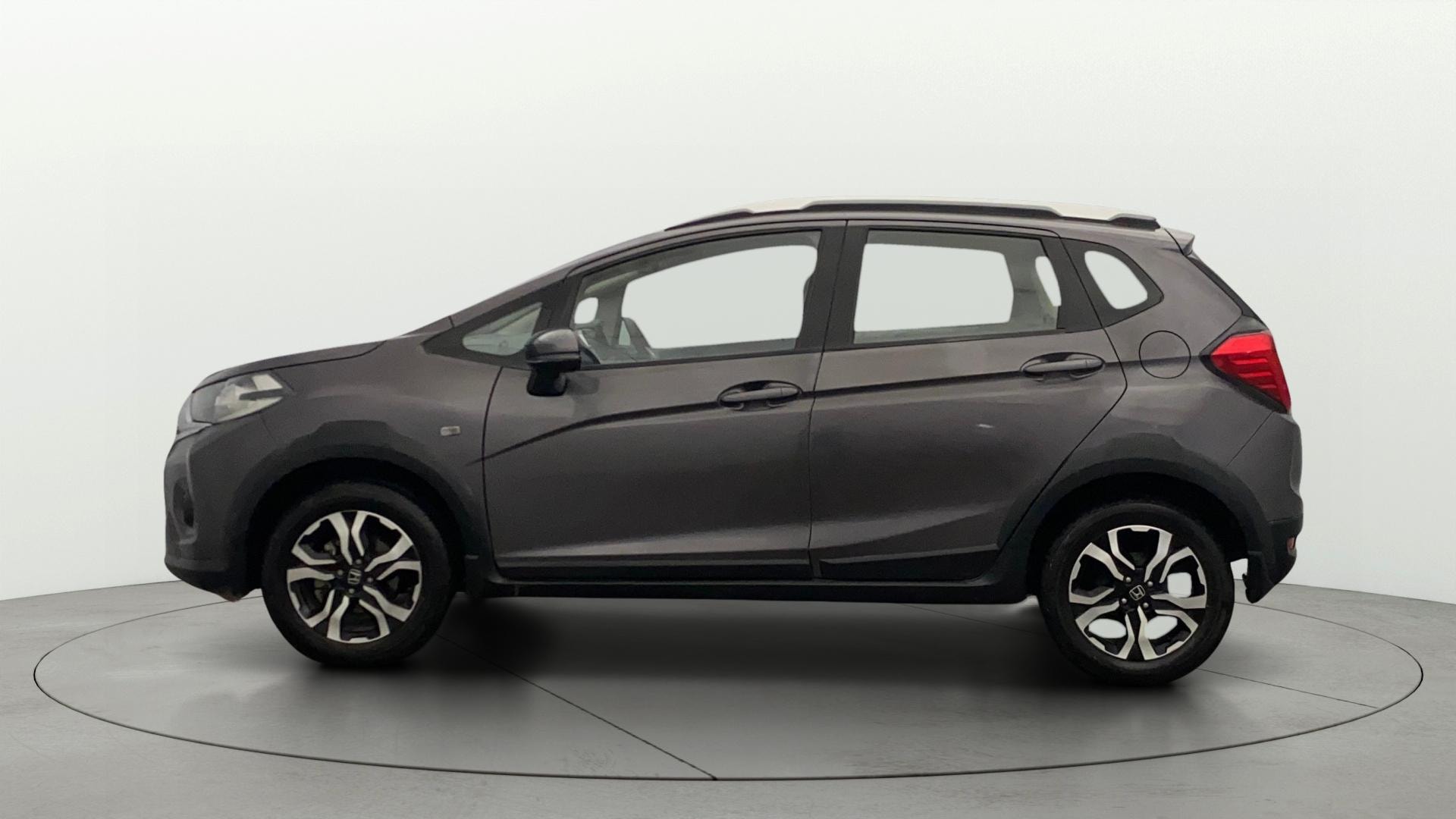 View 2021 Honda WR-V S MT Diesel Edge Edition Image 5 Used 2021 Honda WR-V S MT Diesel Edge Edition Image 5