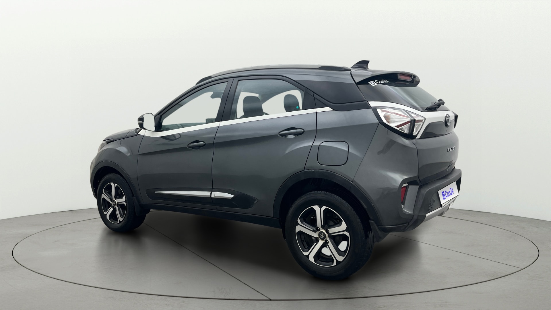 View 2021 Tata Nexon Revotron XE Image 2 Used 2021 Tata Nexon Revotron XE Image 2