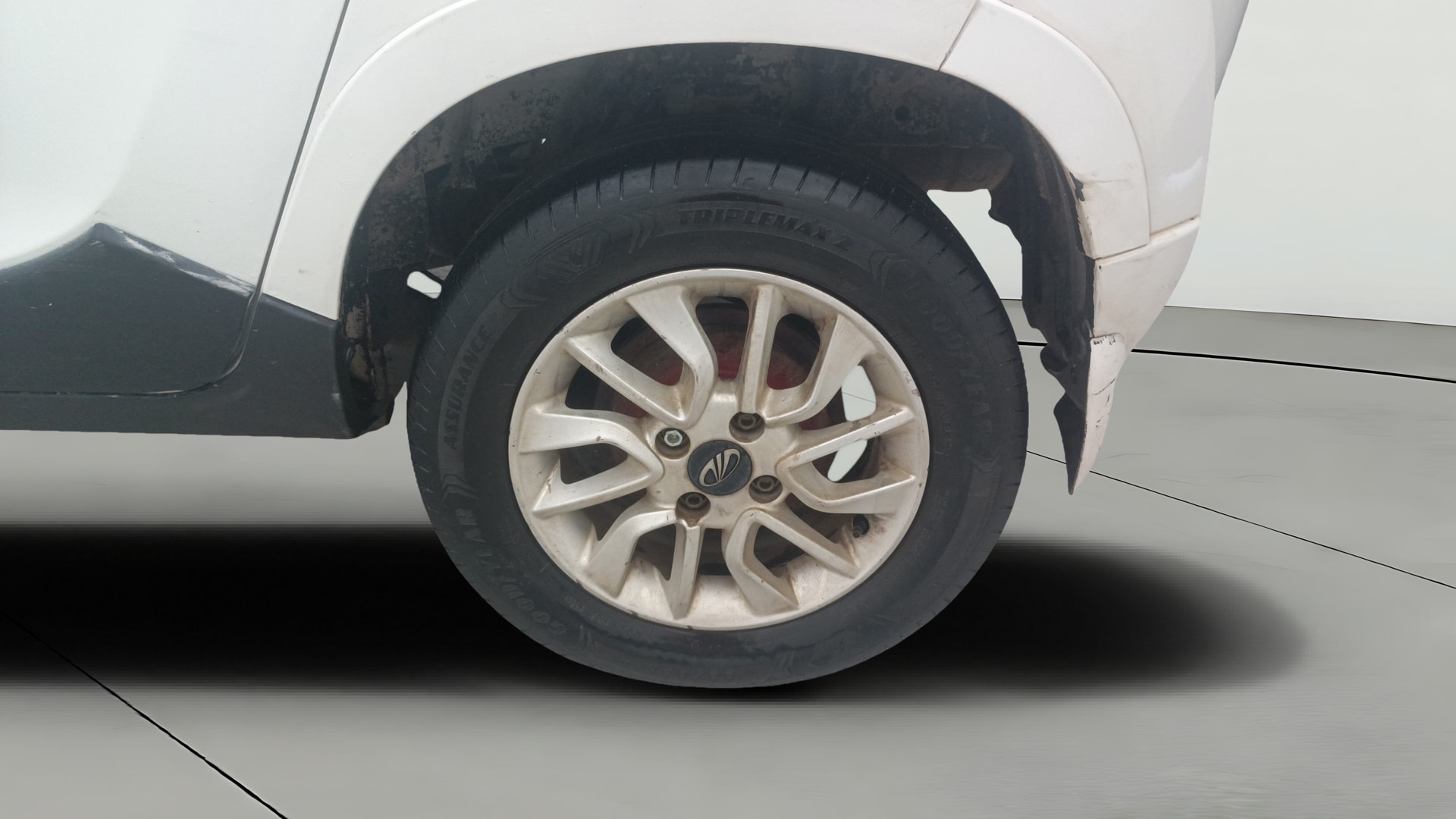 View 2016 Mahindra KUV100 K8 Diesel 6 Seater BS IV Image 11 Used 2016 Mahindra KUV100 K8 Diesel 6 Seater BS IV Image 11