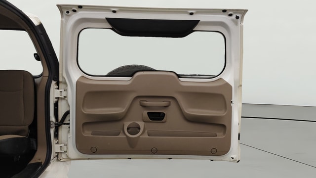 View Mahindra TUV300 Image 16 Used Mahindra TUV300 Image 16