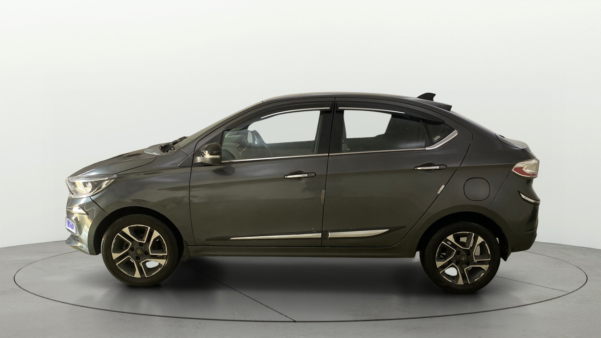 View 2020 Tata Tigor XE Diesel Image 5 Used 2020 Tata Tigor XE Diesel Image 5