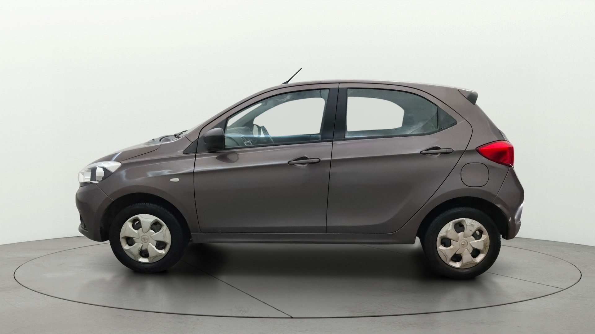 View 2016 Tata Tiago Revotorq XB Image 5 Used 2016 Tata Tiago Revotorq XB Image 5