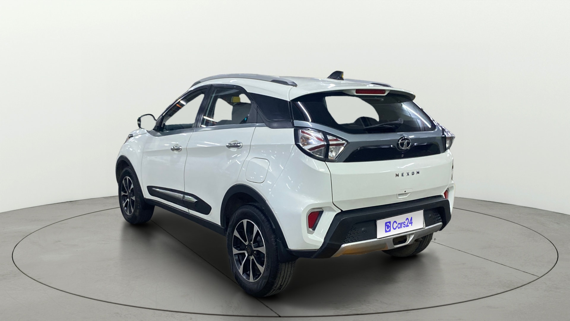 View 2020 Tata Nexon Revotron XZ Plus Luxs Jet Edition Image 2 Used 2020 Tata Nexon Revotron XZ Plus Luxs Jet Edition Image 2