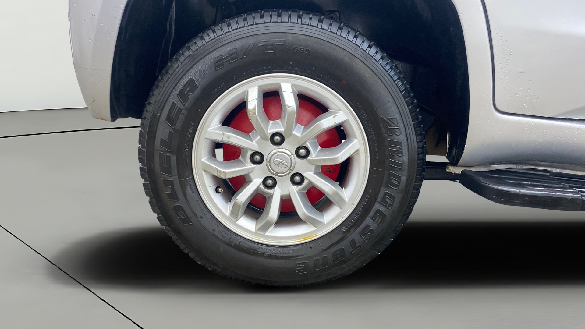 View 2018 Mahindra TUV300 T8 Image 23 Used 2018 Mahindra TUV300 T8 Image 23