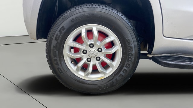 View Mahindra TUV300 Image 23 Used Mahindra TUV300 Image 23