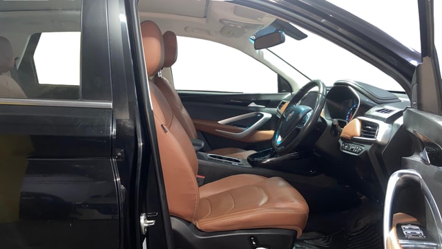 View MG Hector Plus Image 19 Used MG Hector Plus Image 19