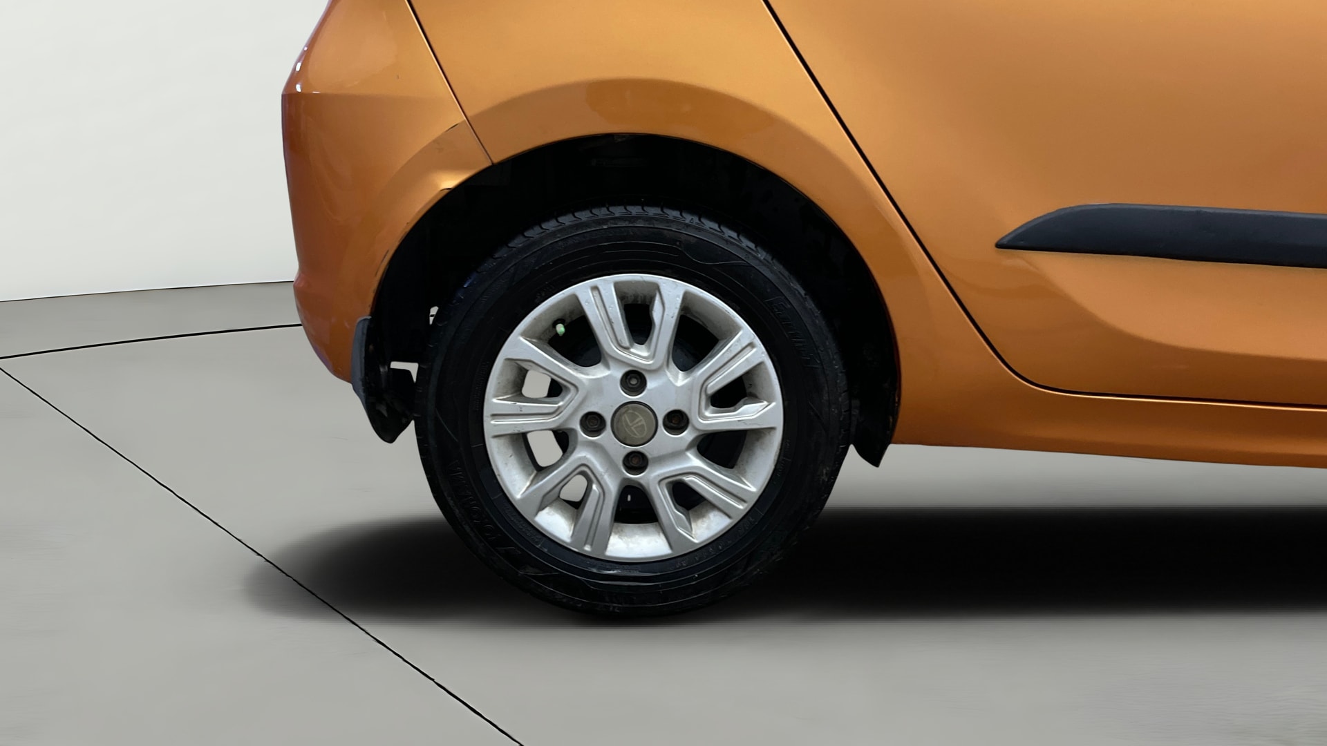 View 2018 Tata Tiago Revotorq XB Image 32 Used 2018 Tata Tiago Revotorq XB Image 32