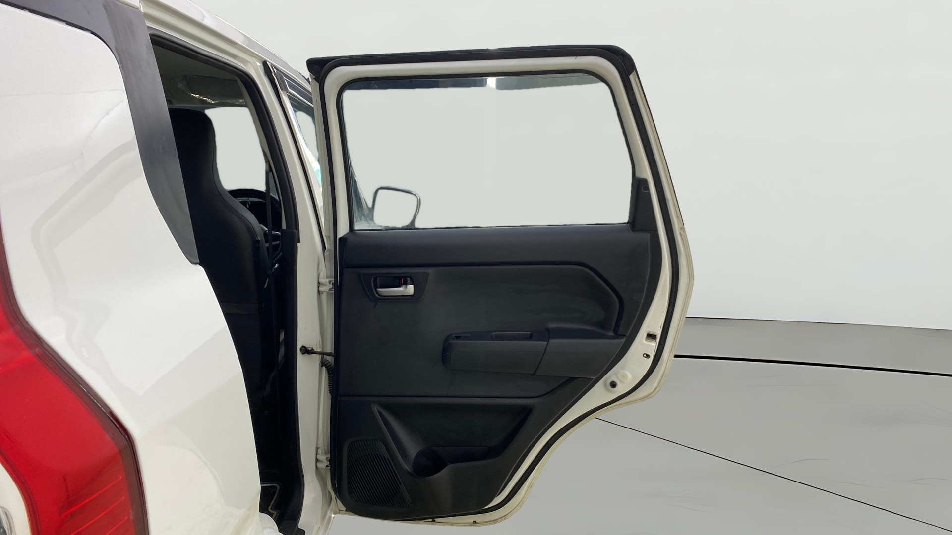 View 2020 Maruti Suzuki 1000 Base Variant Image 7 Used 2020 Maruti Suzuki 1000 Base Variant Image 7
