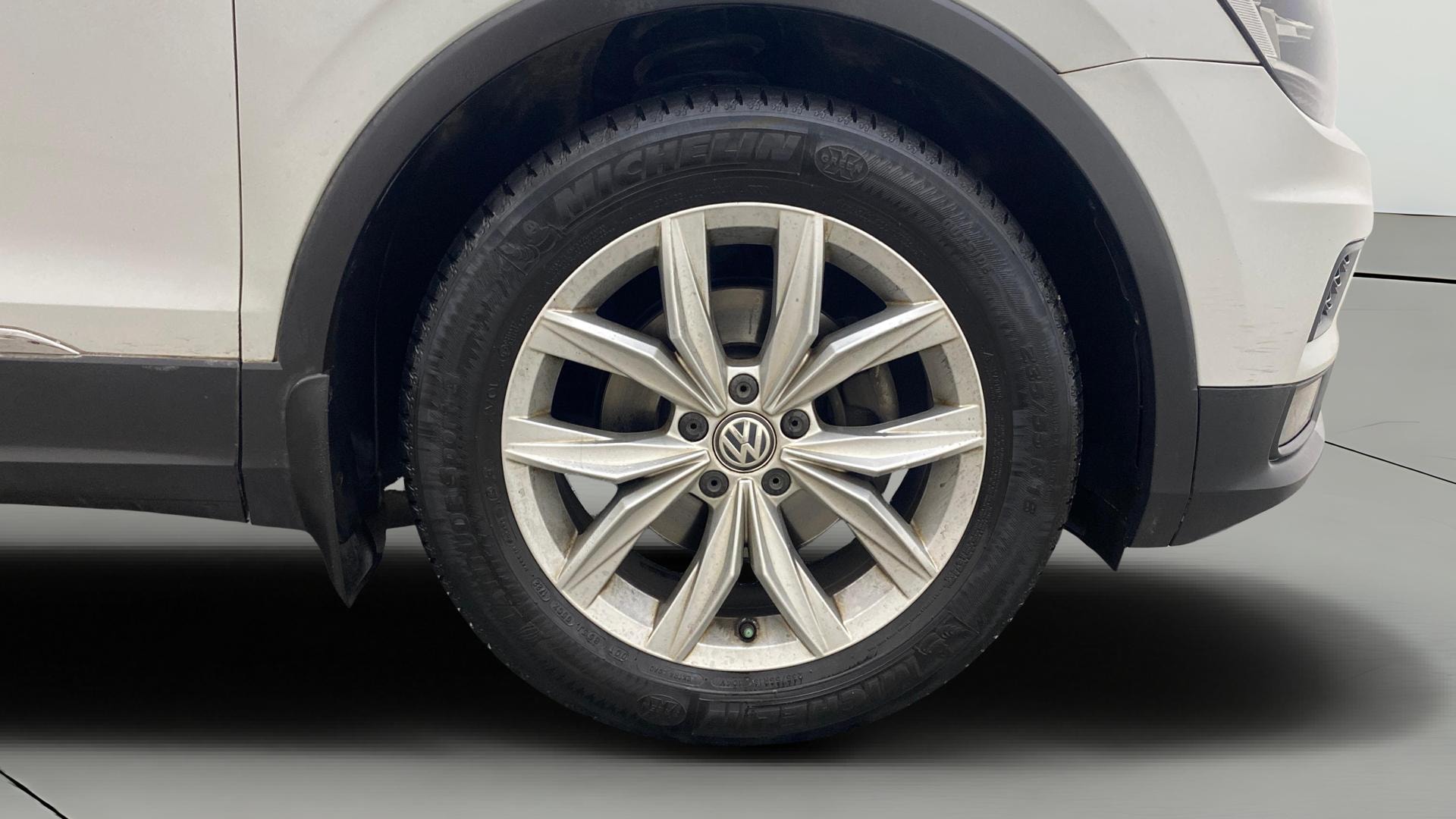 View 2018 Volkswagen Tiguan DSG 4MOTION Comfortline Image 42 Used 2018 Volkswagen Tiguan DSG 4MOTION Comfortline Image 42