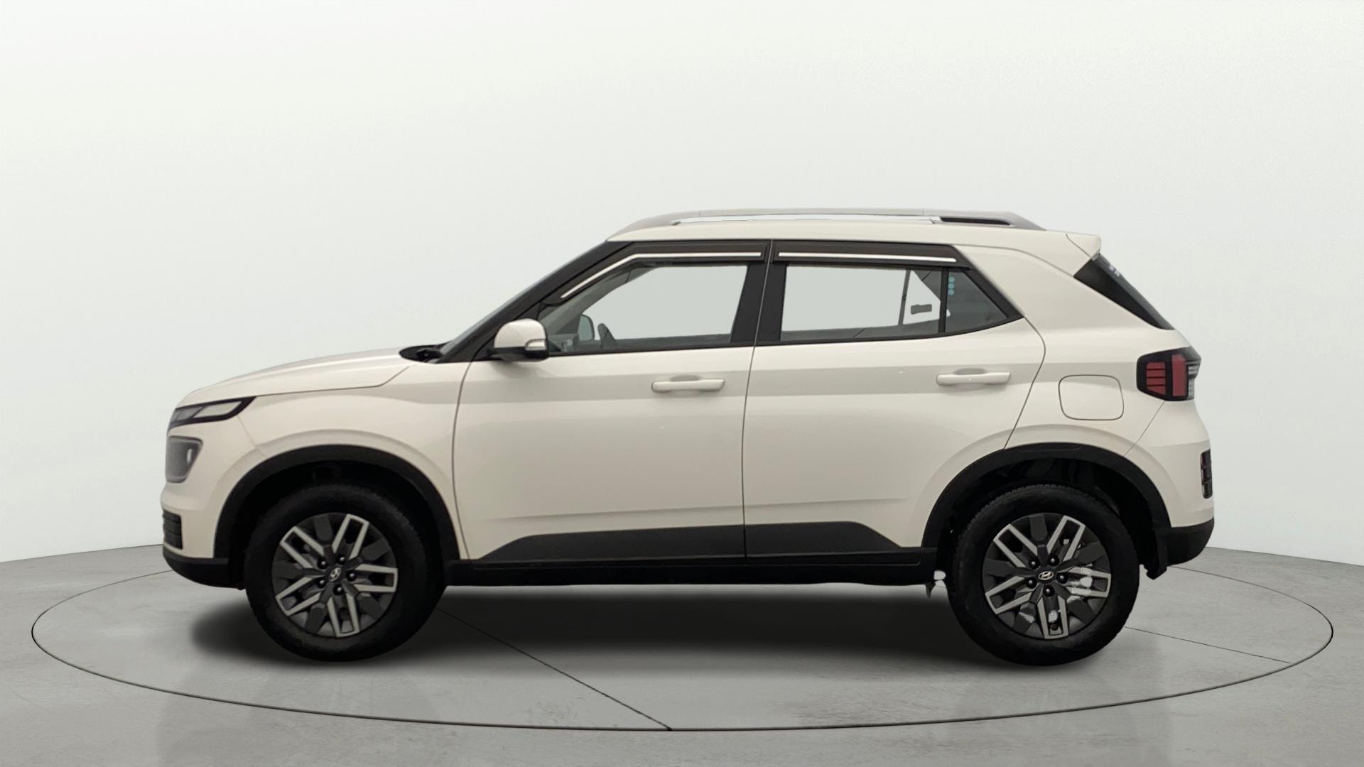 View 2024 Hyundai Venue S (O) 1.0 Turbo Petrol DCT Image 5 Used 2024 Hyundai Venue S (O) 1.0 Turbo Petrol DCT Image 5