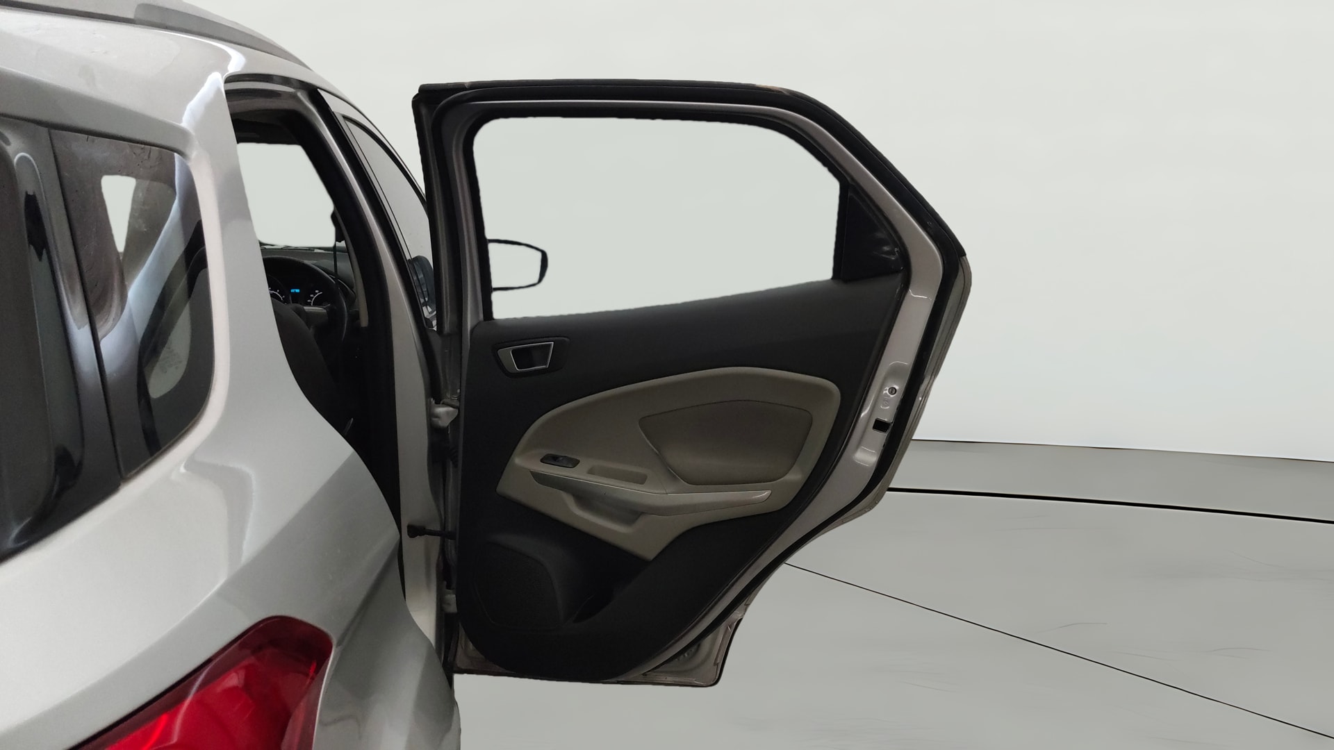 View 2016 Ford EcoSport 1.5 TDCi Diesel Ambiente BS IV Image 7 Used 2016 Ford EcoSport 1.5 TDCi Diesel Ambiente BS IV Image 7