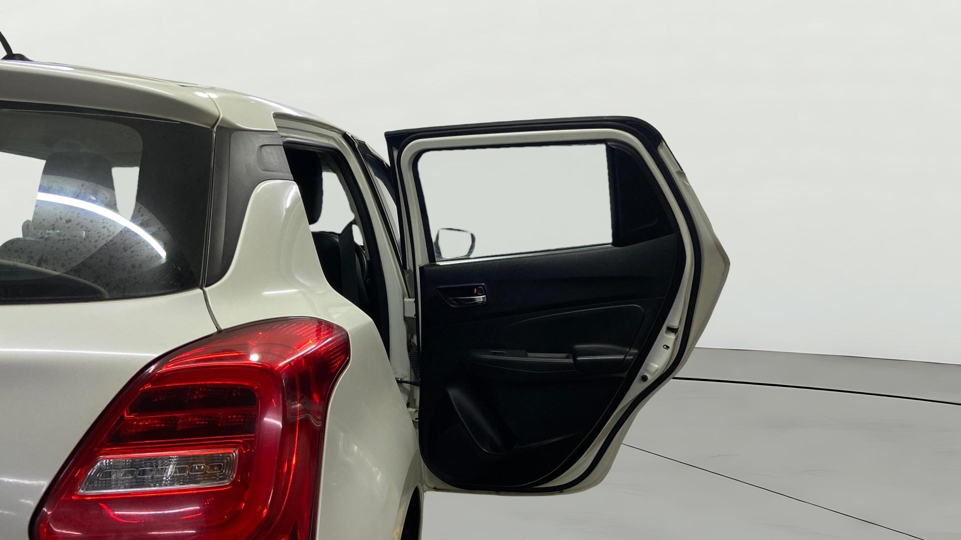 View 2019 Maruti Suzuki 1000 Base Variant Image 7 Used 2019 Maruti Suzuki 1000 Base Variant Image 7