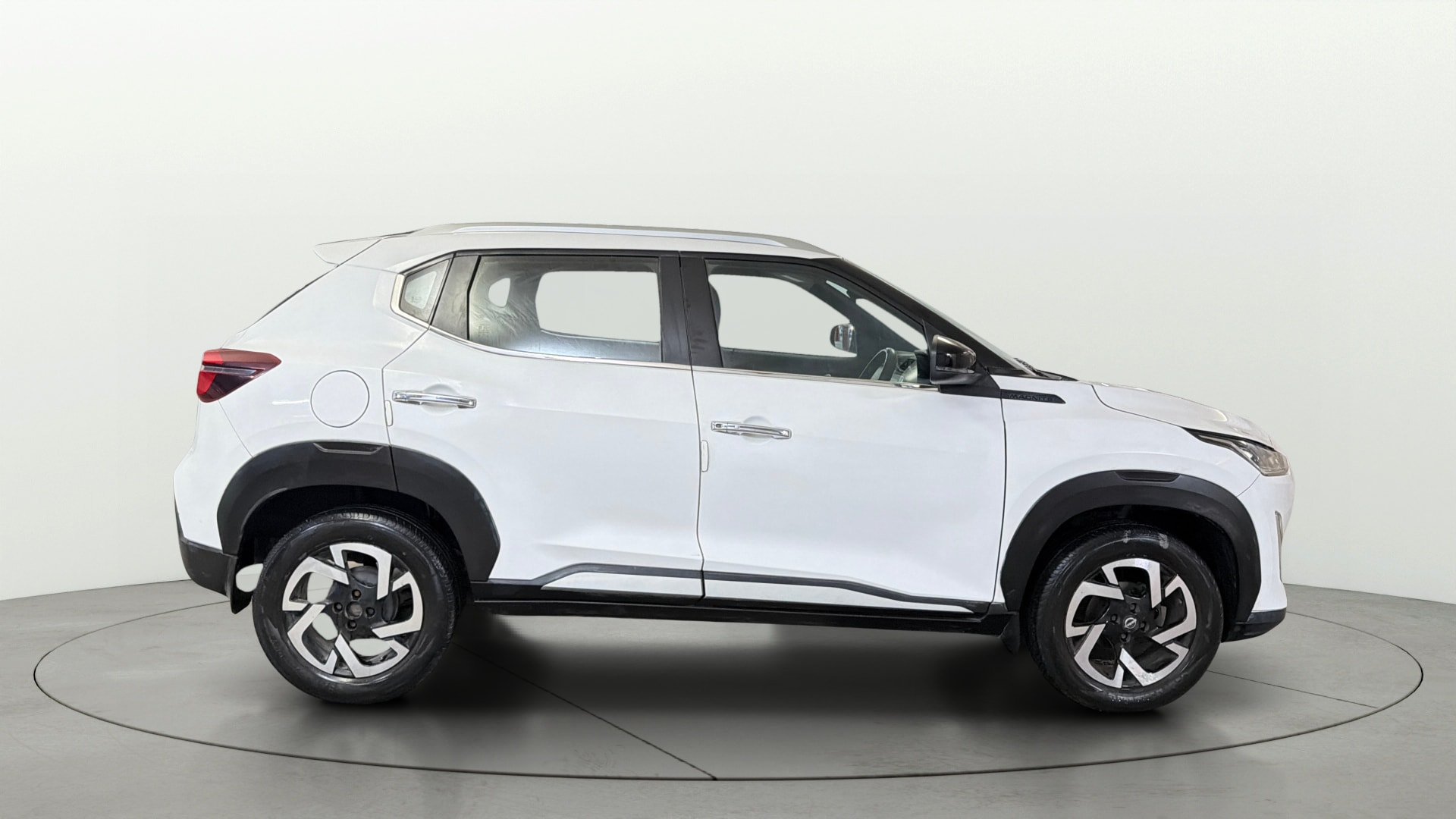 View 2022 Nissan Magnite XV Image 8 Used 2022 Nissan Magnite XV Image 8