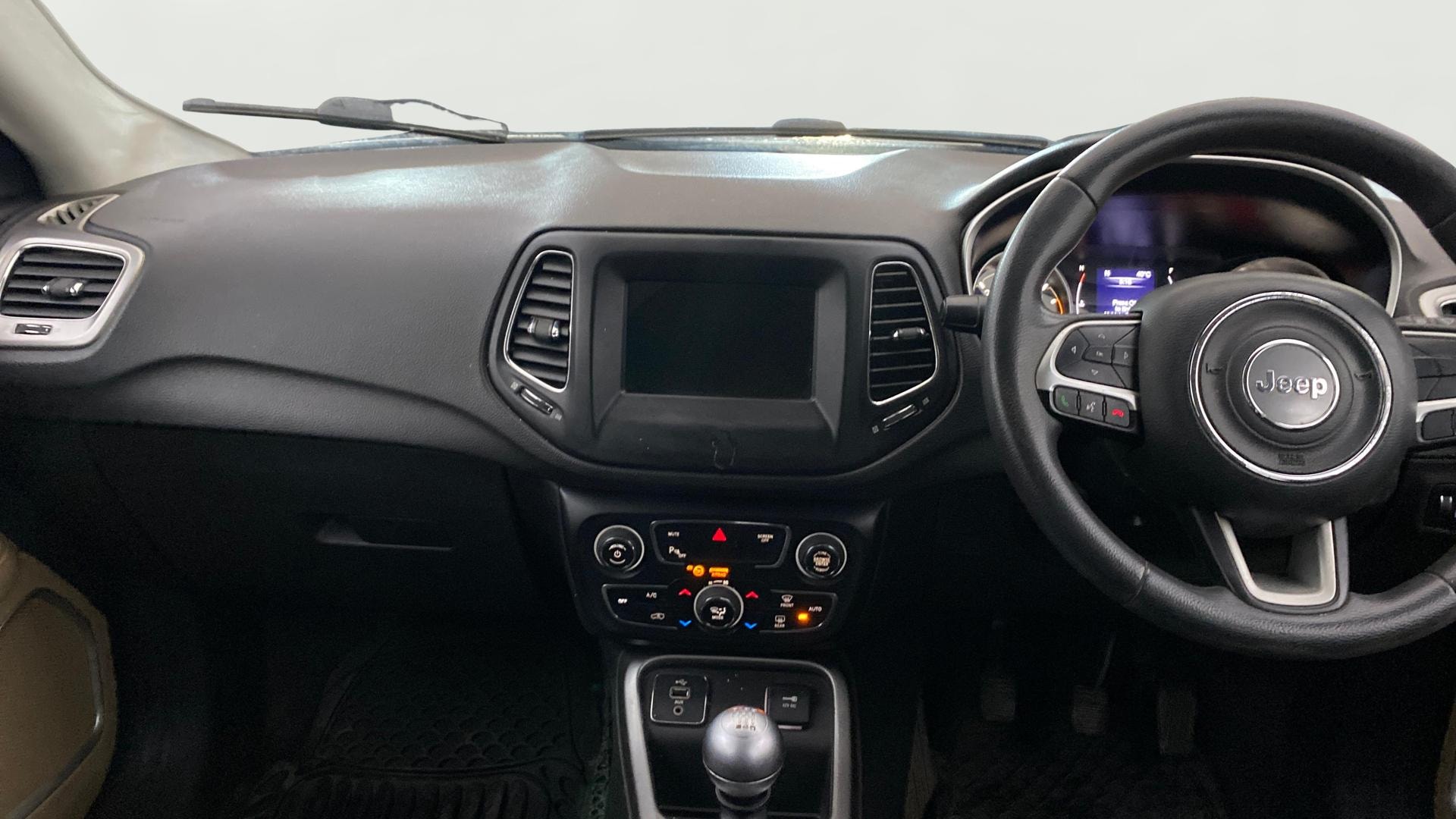 View 2017 Jeep Compass Longitude (O) 2.0 Diesel MT Image 17 Used 2017 Jeep Compass Longitude (O) 2.0 Diesel MT Image 17