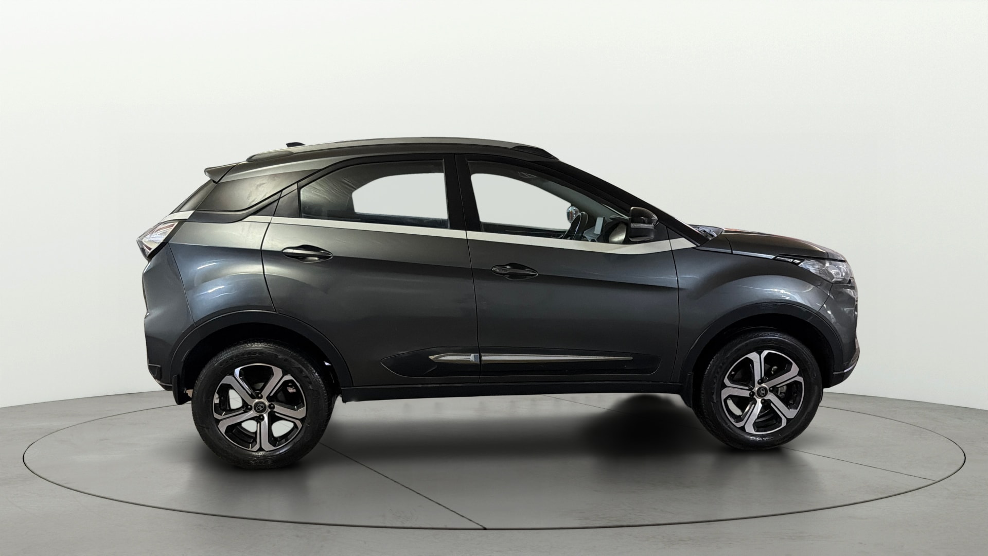 View 2022 Tata Nexon Revotron XE Image 8 Used 2022 Tata Nexon Revotron XE Image 8